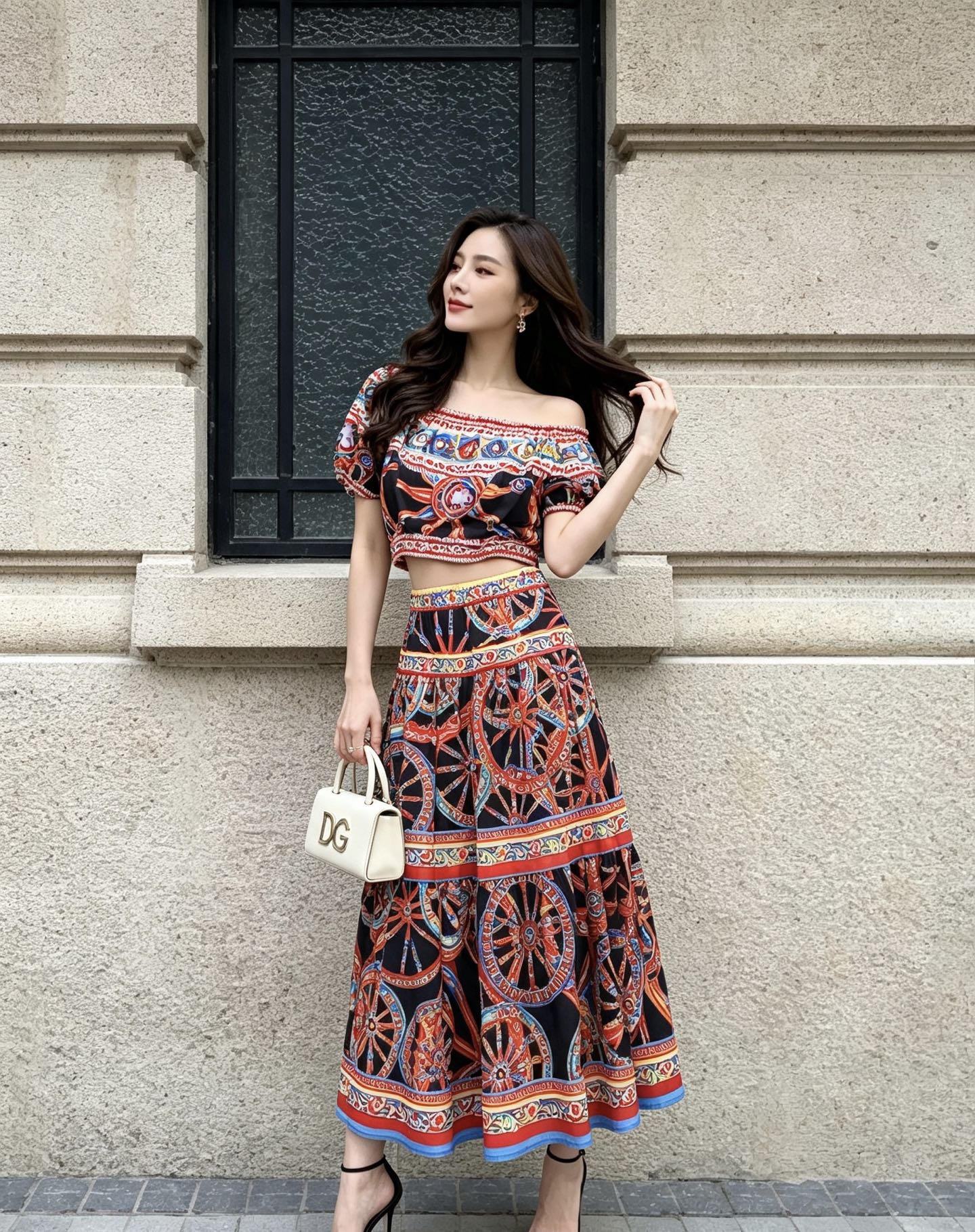 NO:948573,Style number D80543 & Dolce & Gabbana DG* new Sicilian resort style fashionable and comfortable two-piece suit!  Retro floral wheel contrasting color printed top hem with elastic elastic one-shoulder short-sleeve design crop top (the top can be worn in many ways and is super versatile) high-waisted and slimming to cover the flesh, wide-swing umbrella skirt!  (M size bust 100, sleeve length 21, dress length 38, waist 68 elastic, skirt length 90), Dolce & Gabbana-clothing, Dolce&Gabbana, skirts, T-shirt,19860909款号D80543 &杜嘉班纳DG*新款西西里度假风时髦舒适两件套装！复古花卉车轮撞色印花上衣下摆松紧弹力一字肩短袖设计短款上衣（上衣多种穿法超百搭）高腰显瘦遮肉大摆伞裙半身裙！ （M码胸围100,袖长21,衣长38,腰围68松紧,裙长90）,杜嘉班纳-服装,Dolce&Gabbana,skirts,T-shirt,,Women's clothing