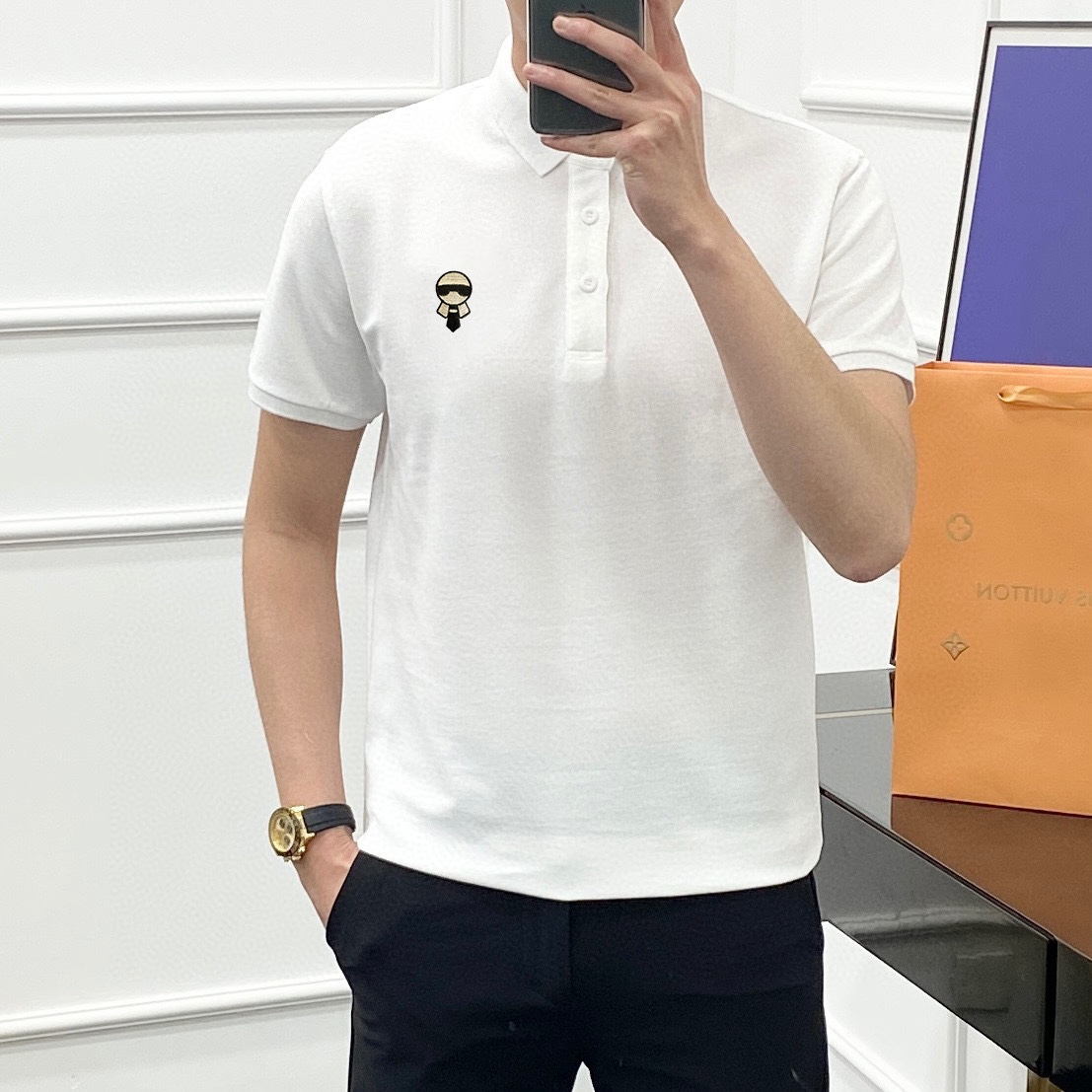 NO:416567,Fendi [Small Embroidery] 2025 summer men's new lapel short-sleeved POLO shirt, customized fabric, breathable and comfortable, impeccable details, brand element design concept, reflecting high quality. It feels delicate and soft!  It is casually cut, with a great upper body style!  Code number M-4XL, fendi, T-shirt, alexander wang19860909芬迪【小刺绣】2025年夏季男士新款翻领短袖POLO衫,定制面料 透气舒适度高,细节无可挑剔,品牌元素设计理念,体现高品质.手感细腻柔软！呈现休闲裁剪,上身版型超赞！码数M-4XL,,fendi,T-shirt,alexander wang,Men's clothing