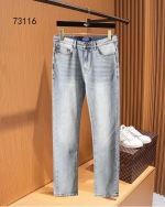LV 2025 printemps et été 款 Nouvelle liste de spots, jeans d'explosion unique originaux 👖 Modèle super personnalisé, matériel original, technologie de l'industrie super lourde, version de superbe 👍 Le travail détaillé est impeccable! Le style n'est pas pointilleux, en particulier haut de gamme, de bons produits n'attendent pas les gens, dépêchez-vous, taille: 29-40 1 LV 2025 printemps et été 款 Nouvelle liste de points, jeans d’explosion unique originaux 👖 Modèle super personnalisé, matériel original, technologie de l’industrie super lourde, version de superbe 👍 Le travail détaillé est impeccable! Le style n’est pas pointilleux, en particulier haut de gamme, de bons produits n’attendent pas les gens, dépêchez-vous, taille: 29-40