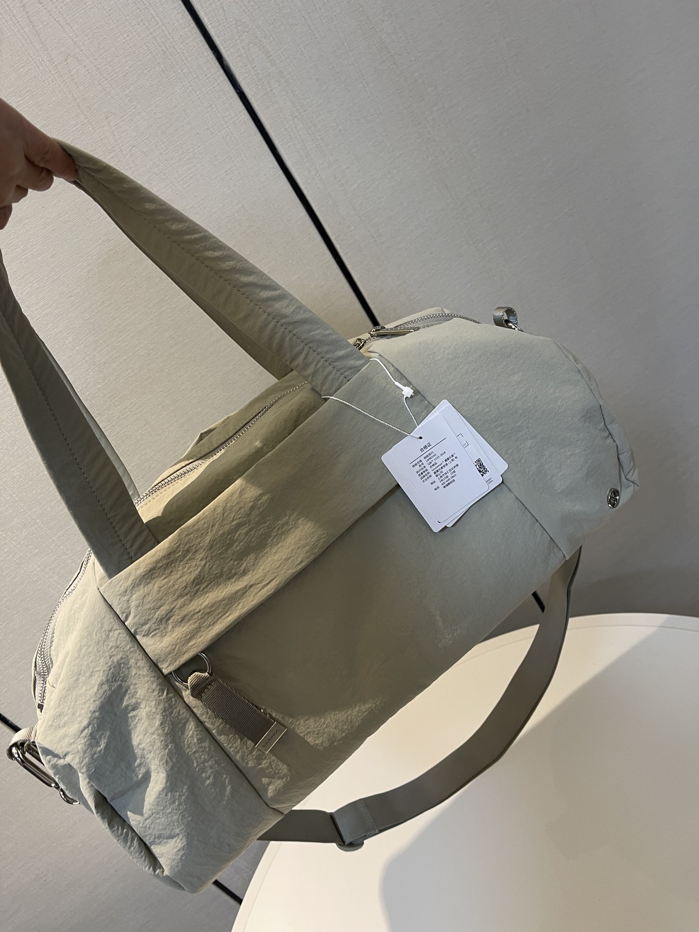 On My Level Women’s Barrel Duffle Bag (16L - Comprehensive 8