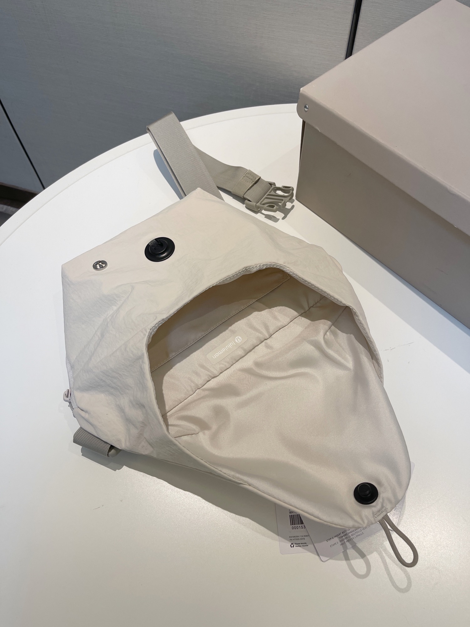 adjusted as a chest pack or waist bag - Comprehensive 7