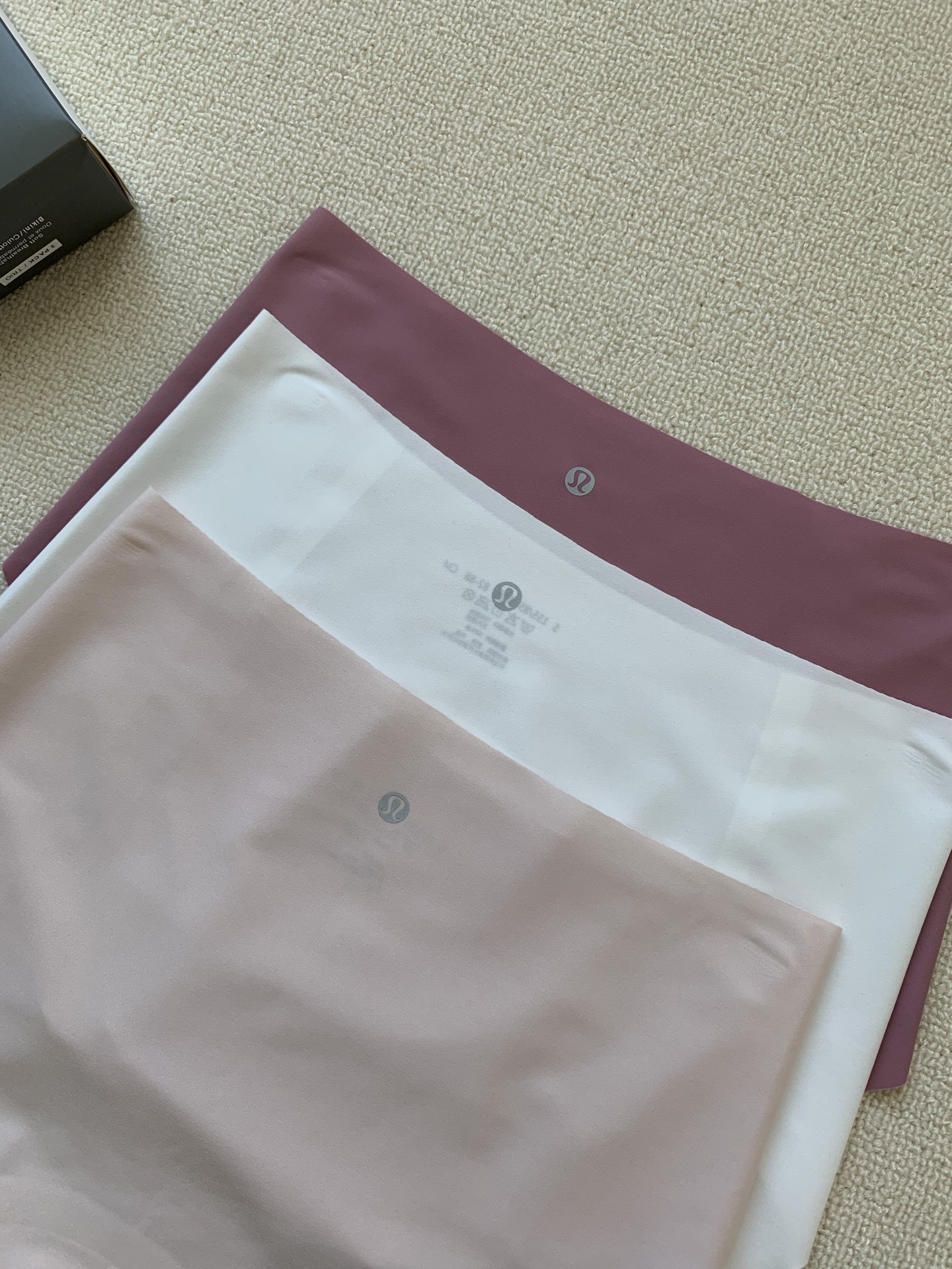  露露S- XL码）正品！已入库 越南代工厂订单余裁 Lululemon女士中腰无痕裸感运动内裤～ 一盒