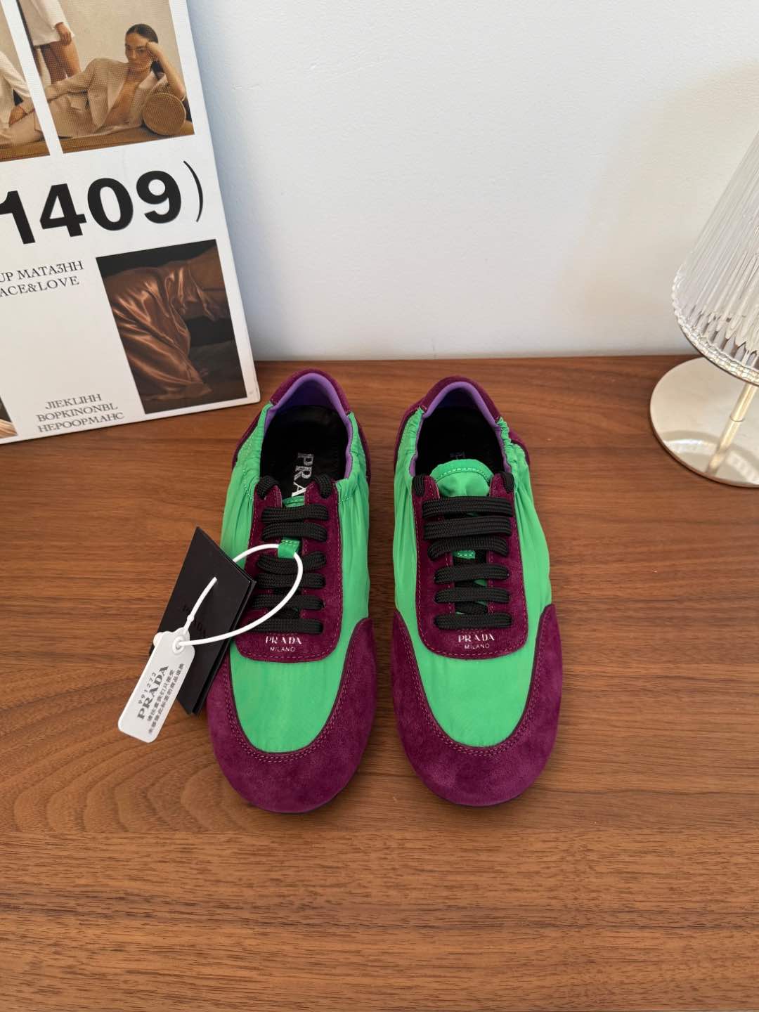 NO:234769,Prad* SNGG Introduction | Collapse series It adheres to the concept of stripping away the traditional structure and interprets the lightness and deconstruction beauty of sports shoes to the extreme. There is no complicated internal village, but it is as elegant and free as a ballet dancer. The name 