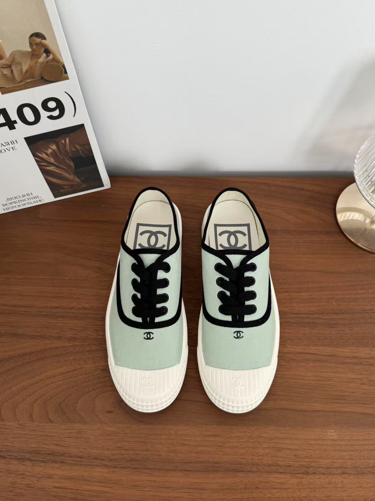 NO:263538,CHANELSNGG Introduction | vintage canvas shoes classic return to the main style of lazy shoes, creating different artistic shoes, boldly trying the design, stretching legs on the feet, very sexy and easy to match with various styles~ - MATERIAL Material - Original custom canvas with upper inner high-density weaving outsole 1:1 open mold custom sole size#35～39 (40 custom made without return or exchange), casual shoes/sports shoes, chanel, sneakers19860909批 CHANELSNGG简介| vintage帆布鞋 经典回归主推款懒人鞋,打造出不一样的艺术鞋品,设计勇于大胆尝试,上脚拉长双腿,非常性感轻松搭配各种风格～ - MATERIAL 材质 - 鞋面原版定制帆布 内里高密度织布 大底1:1开模定制大底 size#35～39（40定做不退换）,休闲鞋/运动鞋,chanel,sneakers,Women's Shoes