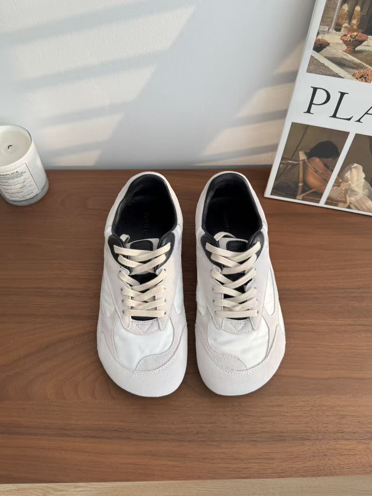 NO:407882,Introduction to SNGG | Orbit Flash Series Orbit Series Neutral retro While ensuring casual and comfortable, there is no shortage of fine sculpting of the styling design, and the exquisite and avant-garde design brings a new interpretation. The collision of functions and silhouettes pays tribute to the personality style. The feet feel small and exquisite, and it is really comfortable~ - MATERIAL Material - Upper Imported mercerized beef velvet inner calfskin outsole 1:1 molded sole size35~39 (40 customized without return) price, casual shoes/sports shoes, sneakers, cowhide19860909SNGG简介｜Orbit Flash系列 Orbit 系列 中性复古 在保证休闲舒适的同时 不乏造型设计的精细雕琢,以精致前卫的设计带来全新的演绎在功能与廓形的碰撞中致敬个性风采上脚感觉小巧精致,还真的很舒适～ - MATERIAL 材质 - 鞋面 进口开丝光牛反绒 内里小牛皮 大底 1:1开模大底 size35～39（40订做不退换） price,休闲鞋/运动鞋,sneakers,cowhide,Women's Shoes