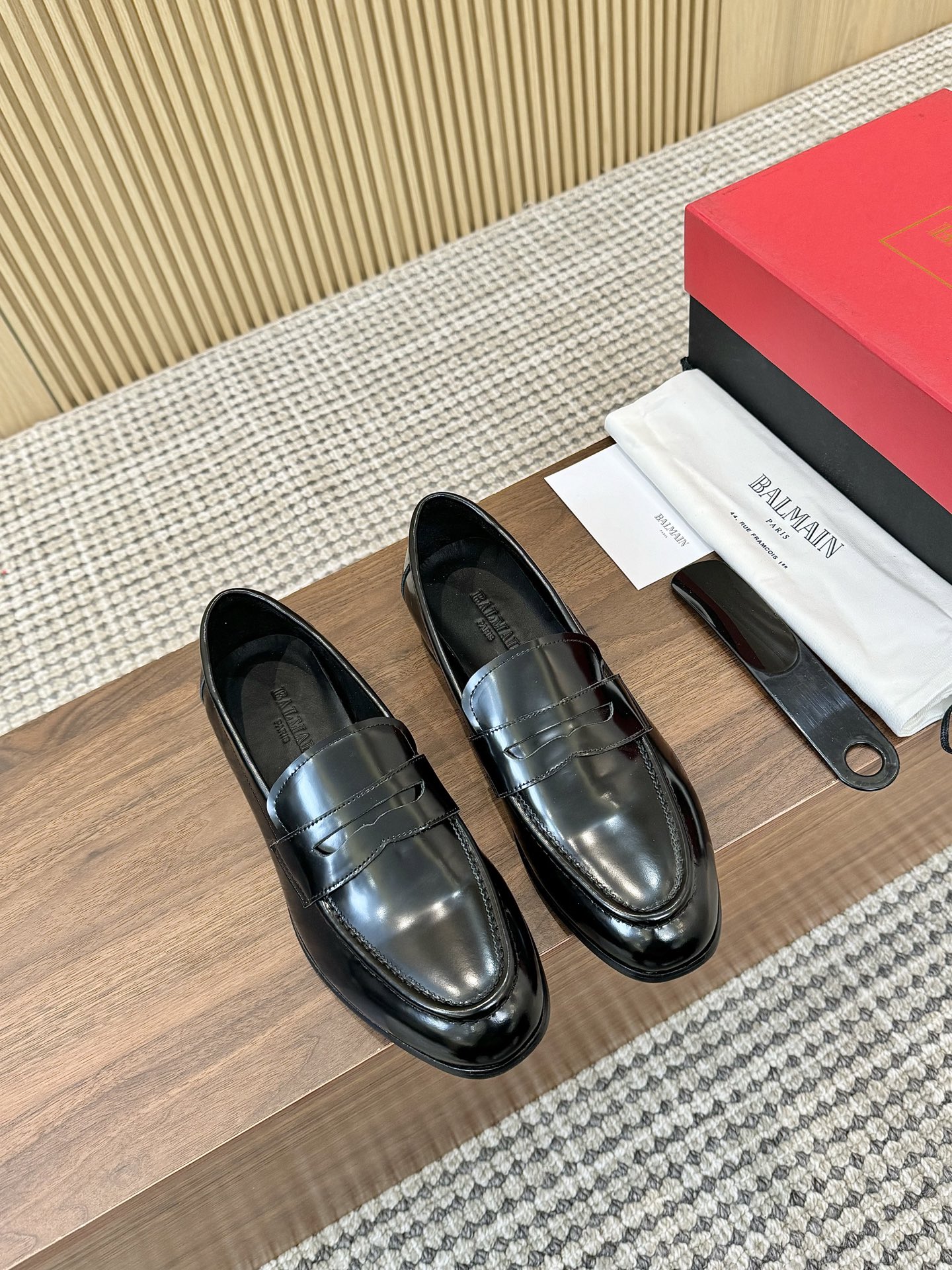 NO:274886,BALMAIN Business Leather Shoes are made of imported open-edge beaded fabric, matched with genuine leather soles, insoles and insoles have exclusive logos, cowhide inner lining makes the shoes fashionable and comfortable to wear on the feet. Size 39-44, 38.45.46 Customized non-return and exchange, balmain, balmain, cowhide19860909BALMAIN巴尔曼商务皮鞋 采用进口开边珠面料,搭配真皮鞋底,鞋垫、鞋垫均有专属标志,牛皮内里让鞋子穿在脚上时尚又舒适. 码数39-44,38.45.46定制不退换,,balmain,balmain,cowhide,Men's shoes