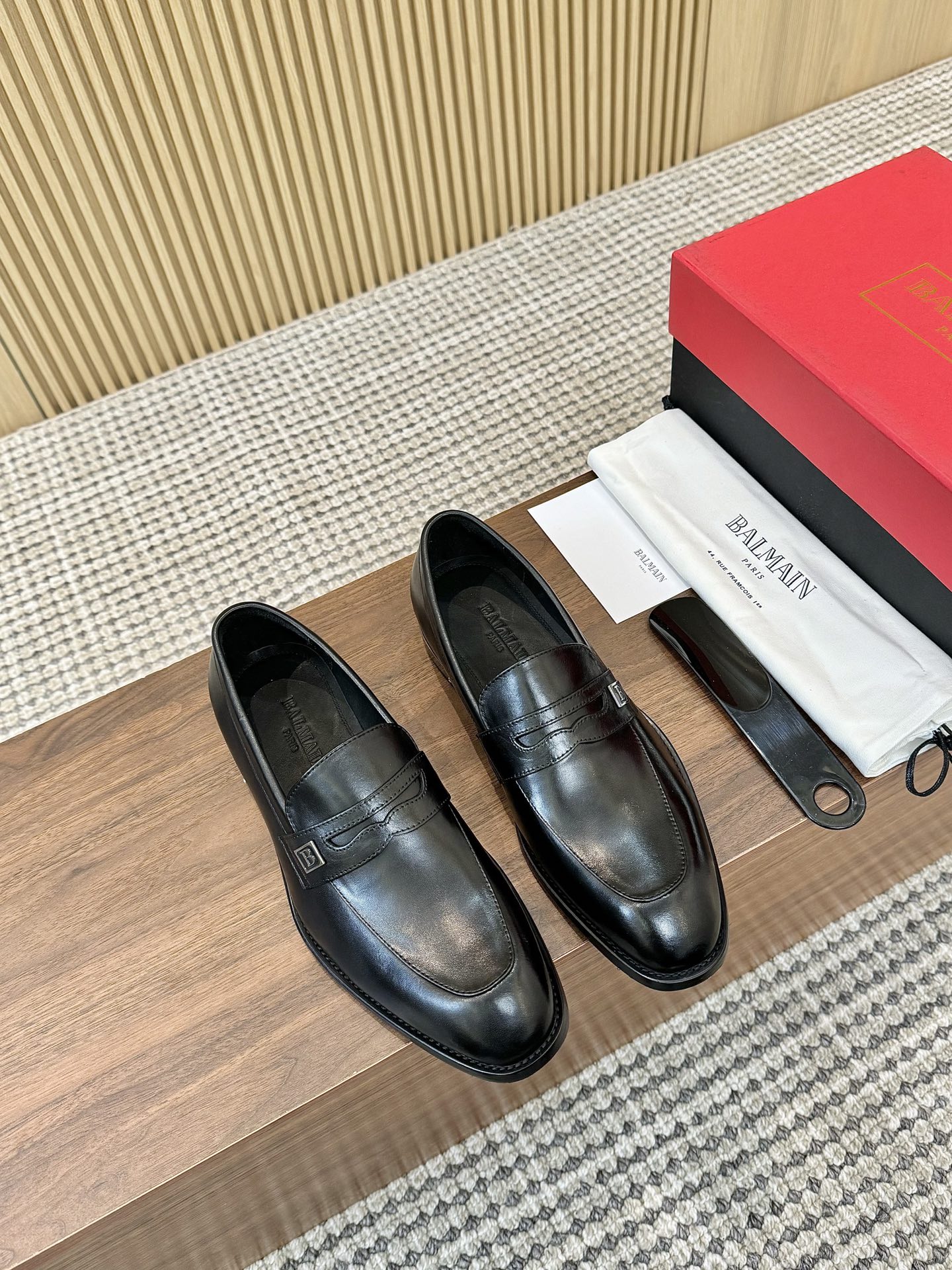 NO:274890,BALMAIN Business Leather Shoes are made of imported calfskin fabric and matched with genuine leather soles. The insoles and insoles have exclusive logos. The cowhide inner lining makes the shoes fashionable and comfortable to wear on the feet. Size 39-44, 38.45.46 Customized non-return and exchange, balmain, balmain, cowhide19860909BALMAIN巴尔曼商务皮鞋 采用进口小牛皮面料,搭配真皮鞋底,鞋垫、鞋垫均有专属标志,牛皮内里让鞋子穿在脚上时尚又舒适. 码数39-44,38.45.46定制不退换,,balmain,balmain,cowhide,Men's shoes
