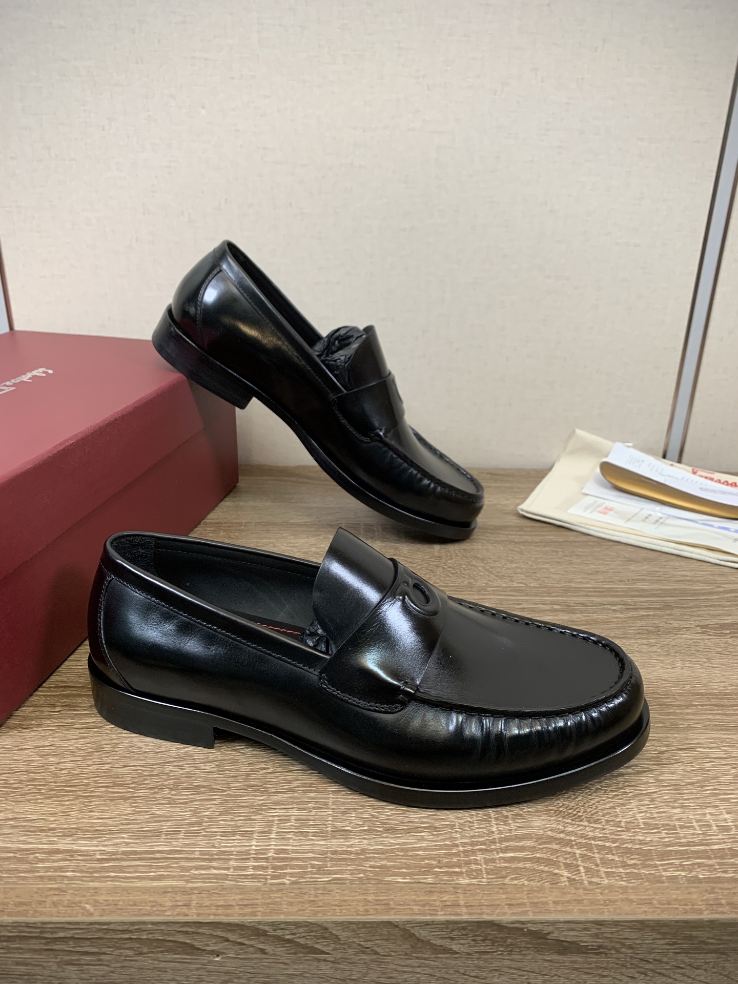 Salvatore Ferragamo Men's Leather Loafers, Black Calfskin 7 i1753970137591 4642 0 5