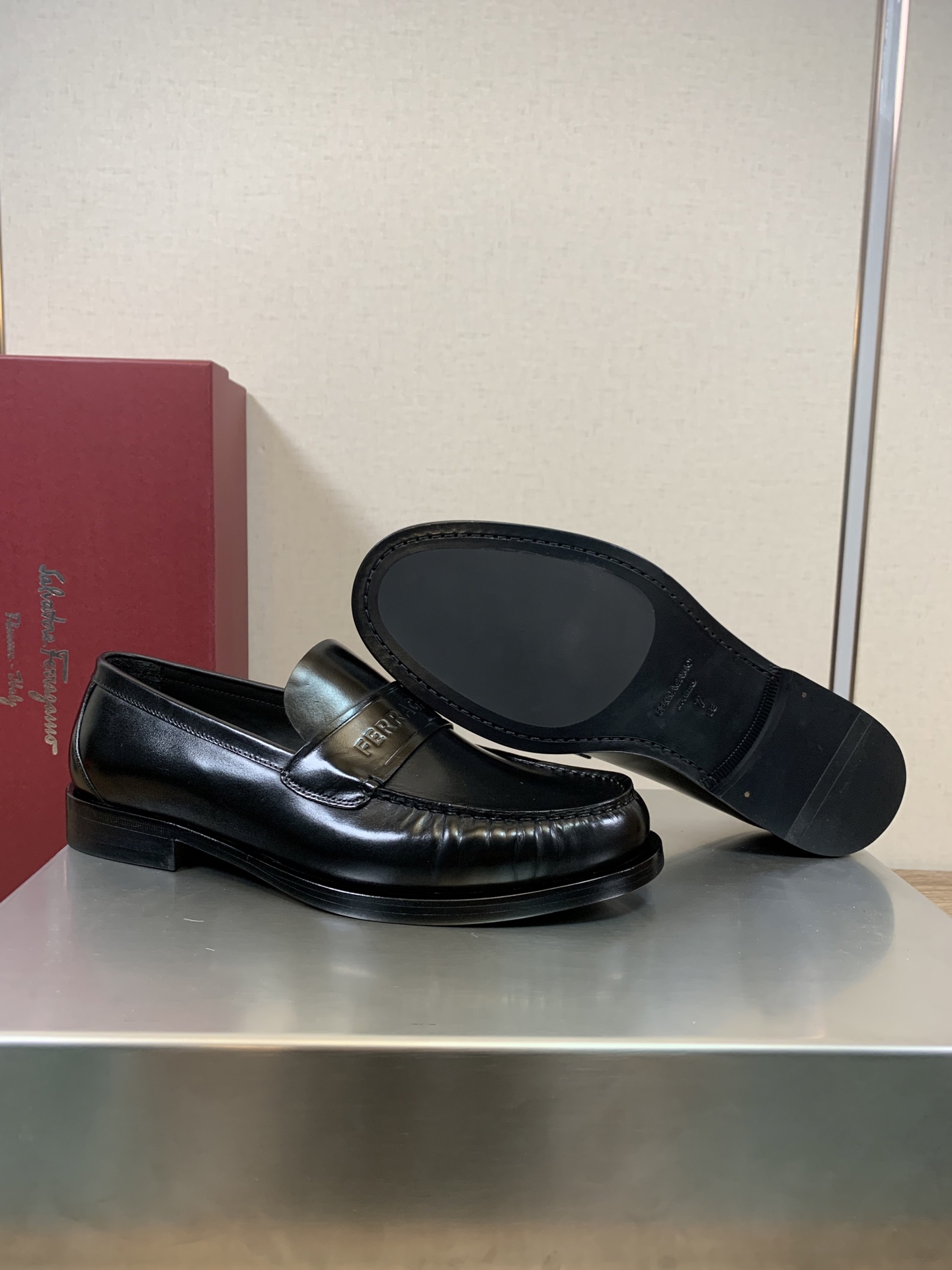 Ferragamo Men's Black Leather Loafers Business Casual Dress Shoes 7 i1753970647746 2172 0 3