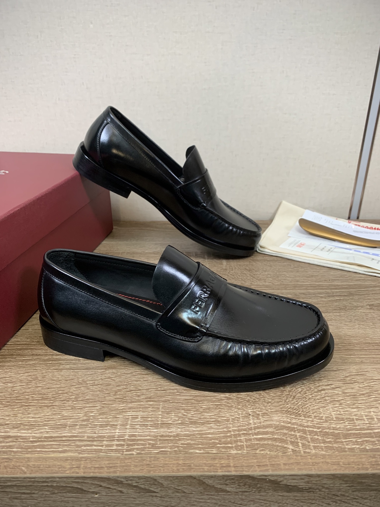 Ferragamo Men's Black Leather Loafers Business Casual Dress Shoes 5 i1753970647777 7478 0 5