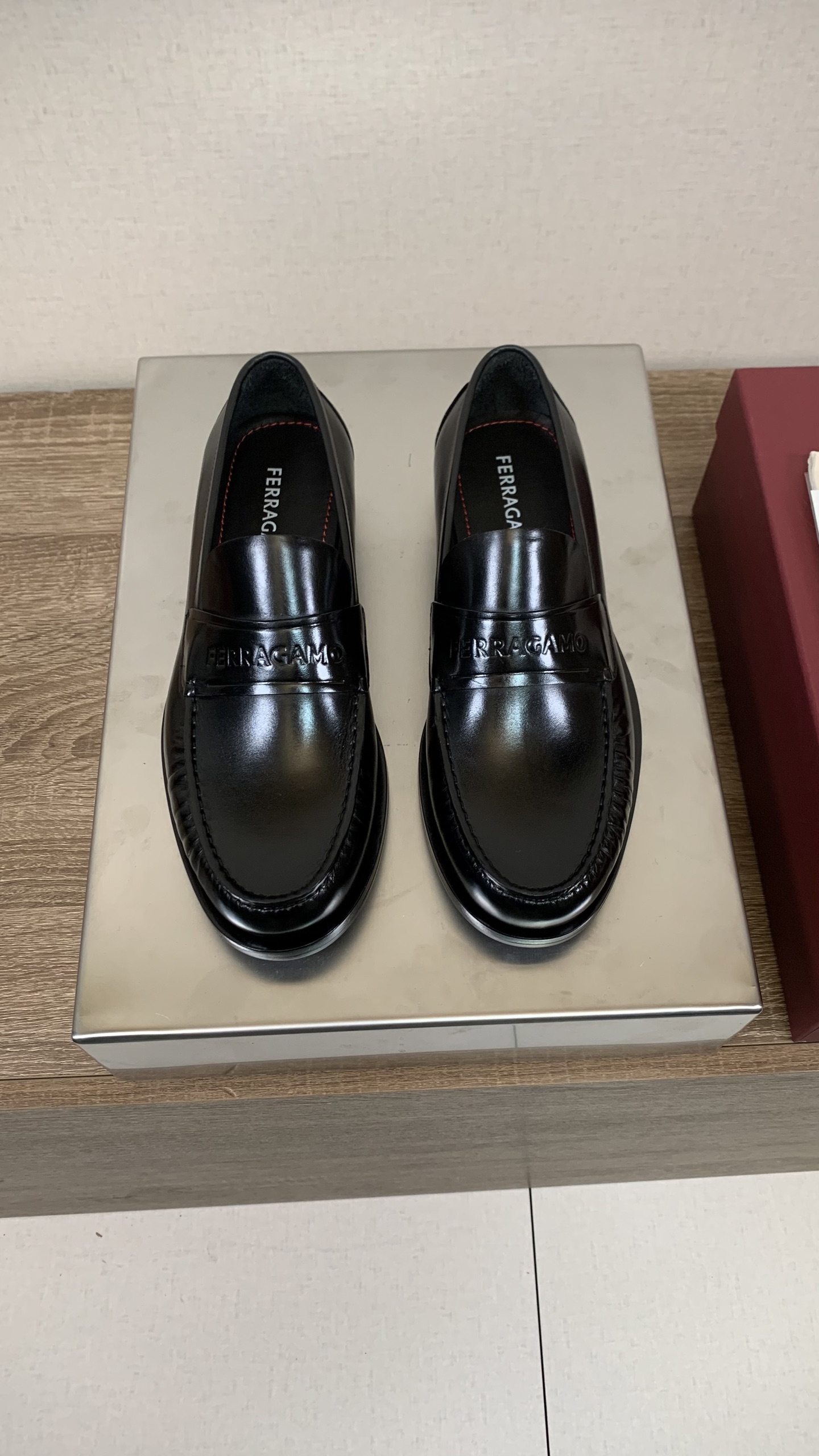 Ferragamo Men's Black Leather Loafers Business Casual Dress Shoes 3 i1753970647832 2129 0 1