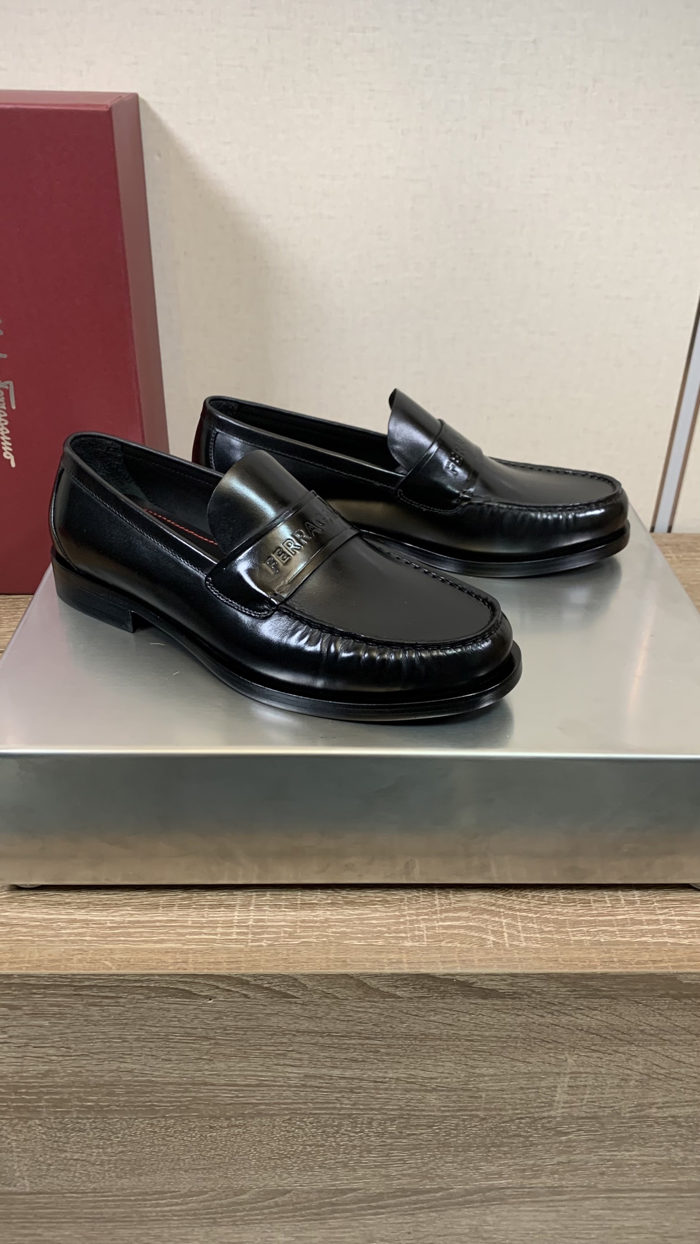 Ferragamo Men's Black Leather Loafers Business Casual Dress Shoes 4 i1753970664726 693 0 2