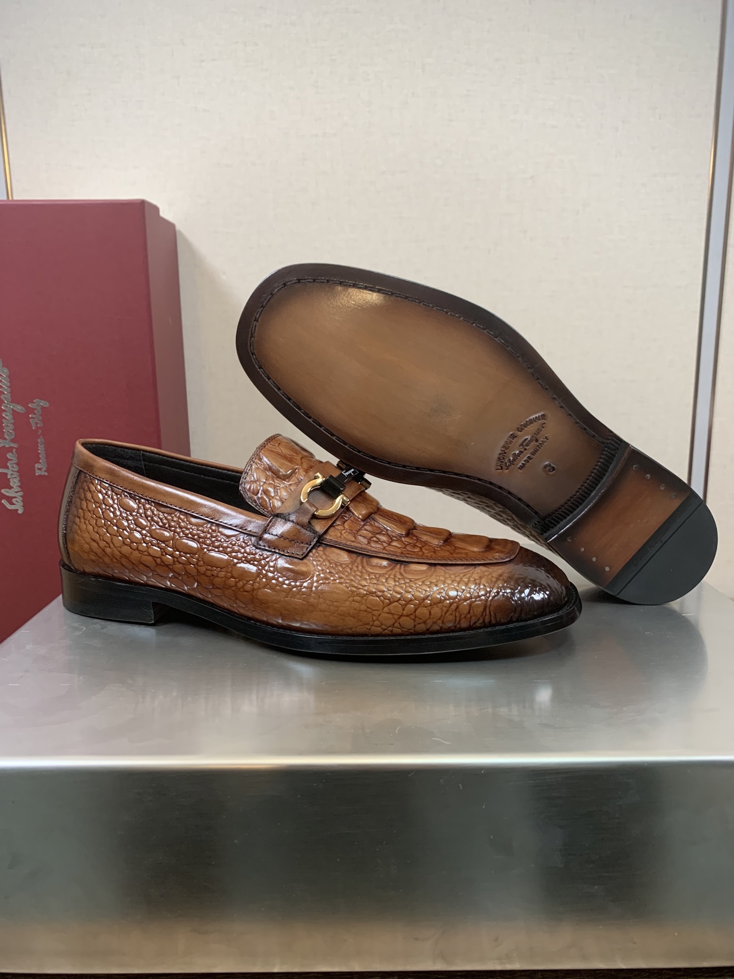Salvatore Ferragamo Men's Crocodile Leather Loafers Business Casual Shoes 7 i1755588986565 5443 0 3