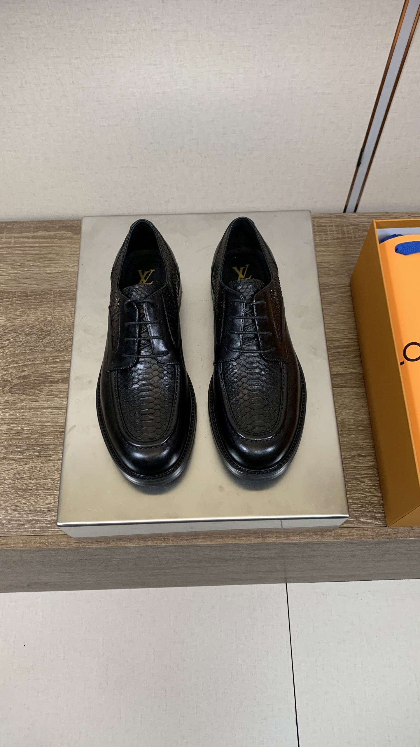 Louis Vuitton Men's Snake Leather Business Casual Dress Shoes 3 i1756906069953 1437 0 1