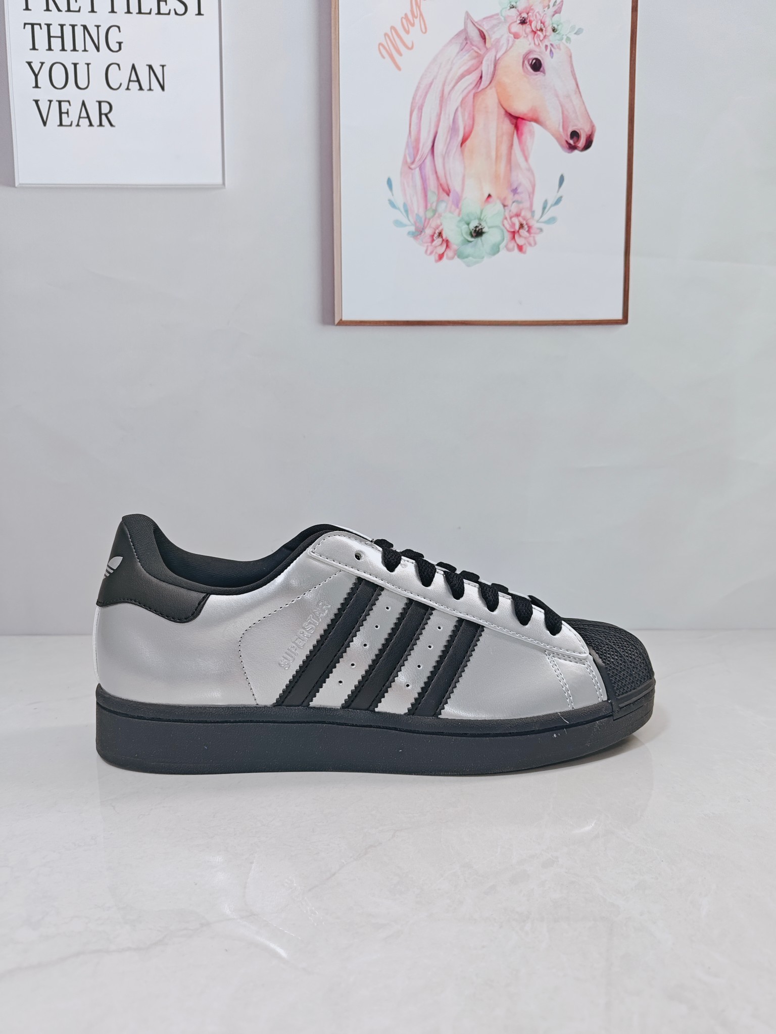 💰130
  H11版本  Adidas Originals SUPERSTAR II 贝壳头 官网同步 实拍首发渠道正品订单 诠释市场最高工艺水平区别市面普通真标版本，进出专柜无压力 KI9988 尺码：35-45（半）