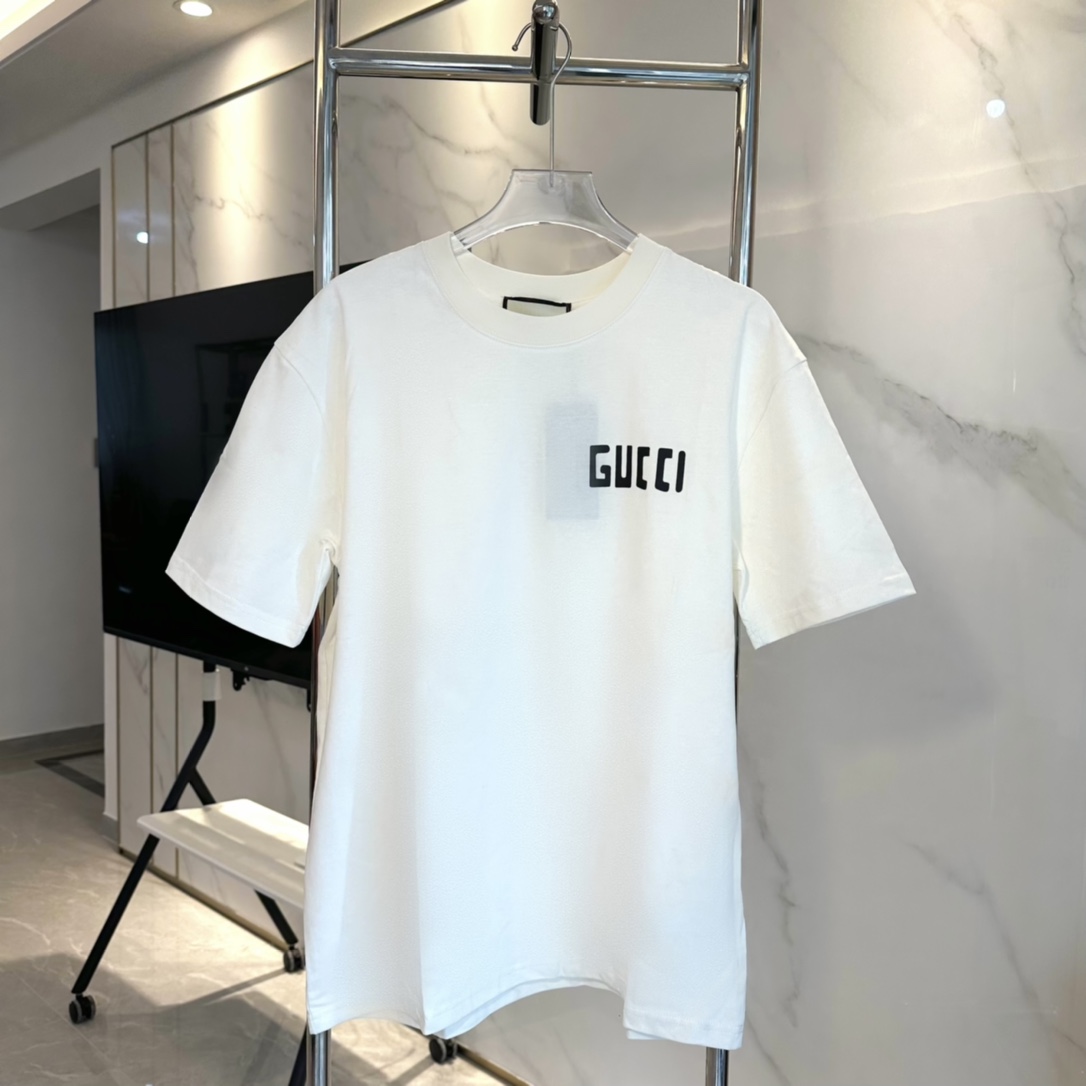 Gucci | Gucci camiseta de manga corta con estampado de jardín de setas, la tela utiliza algodón peinado de 270 gramos, …