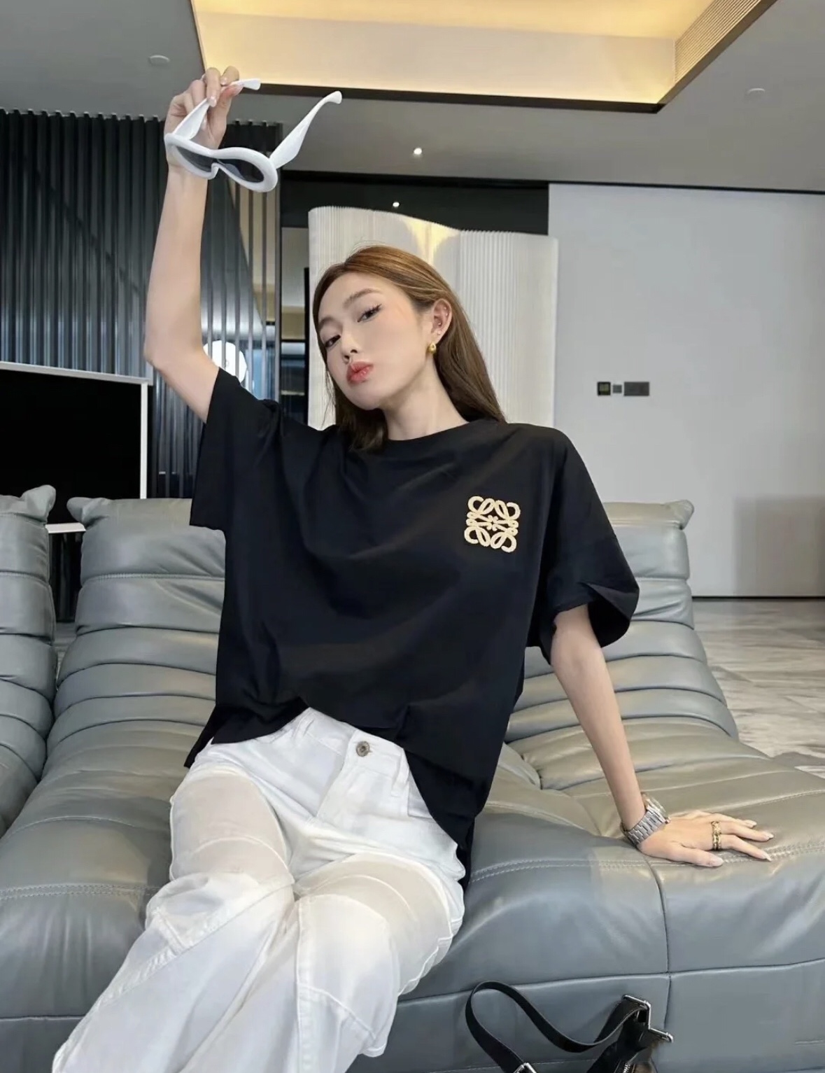 Loewe 24-SS Embroidered Short Sleeve T-Shirt with Custom Logo in Black and White - 图片 5