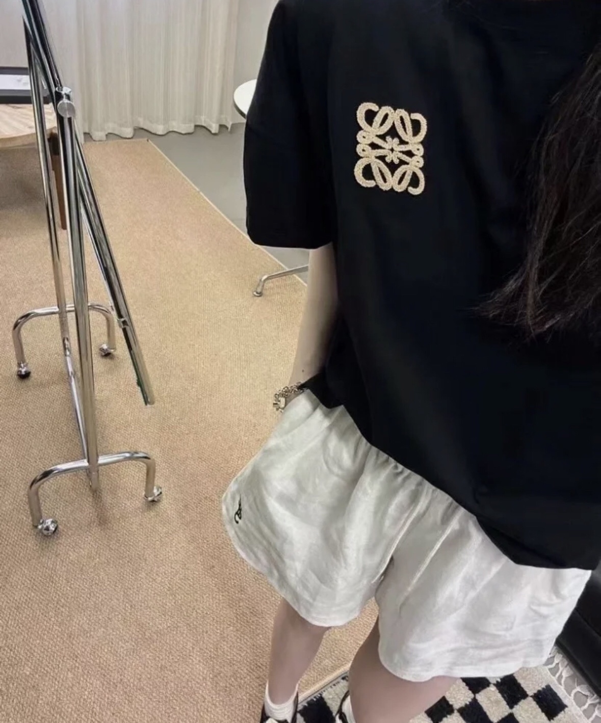 Loewe 24-SS Embroidered Short Sleeve T-Shirt with Custom Logo in Black and White - 图片 7