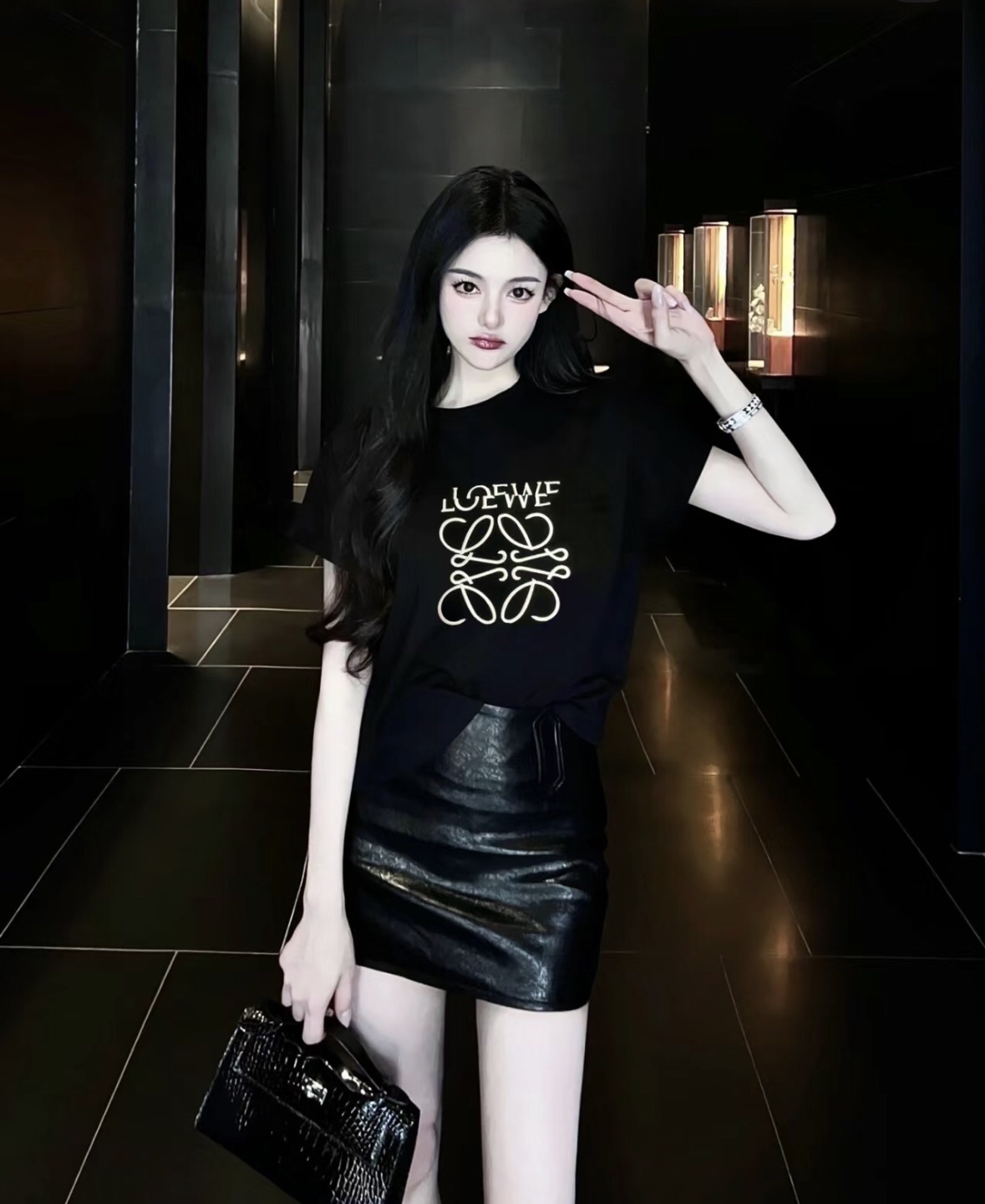 Loewe Zi Wei Embroidered Short Sleeve with Unique Logo Stitching - 图片 6