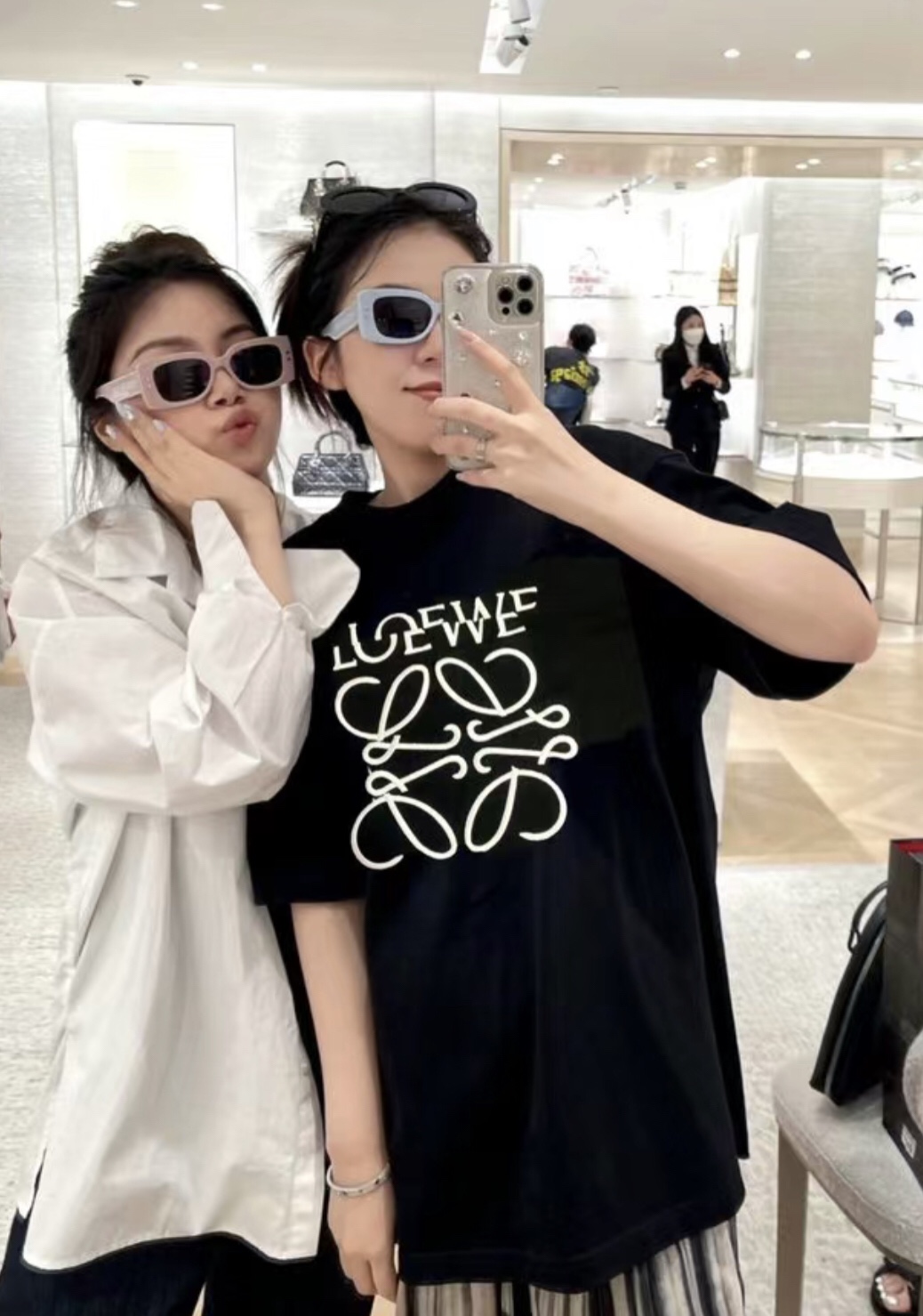 Loewe Zi Wei Embroidered Short Sleeve with Unique Logo Stitching - 图片 5