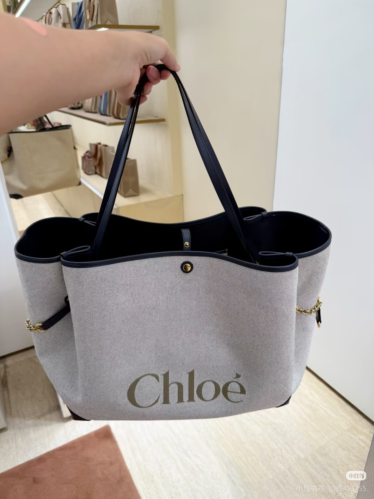 Chloé Chloe's new four-leaf clover handbag!
