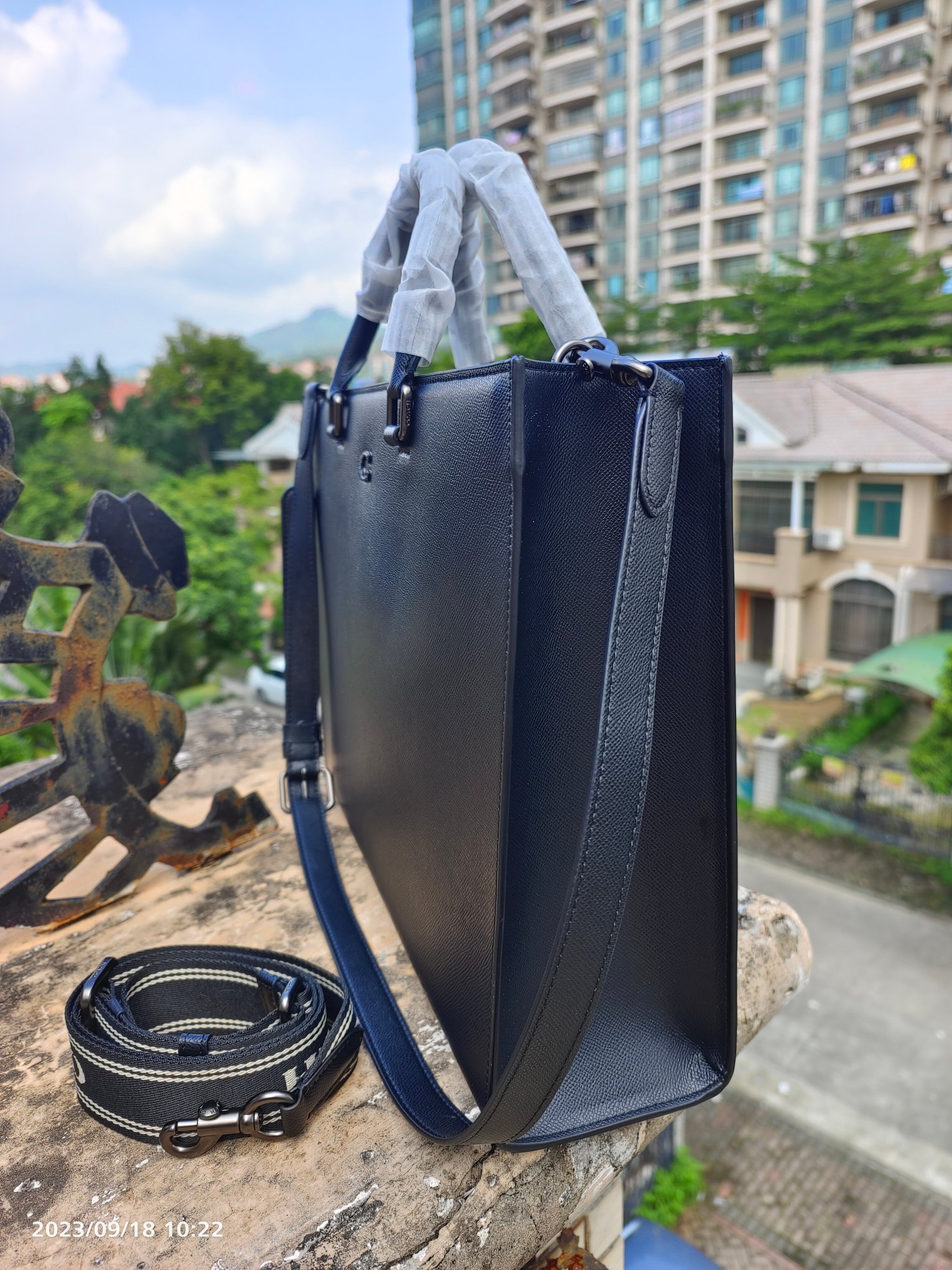 Coach Coach蔻驰cj844 男士黑色 标志40号托特包 手提包 标志40号托特包牛皮