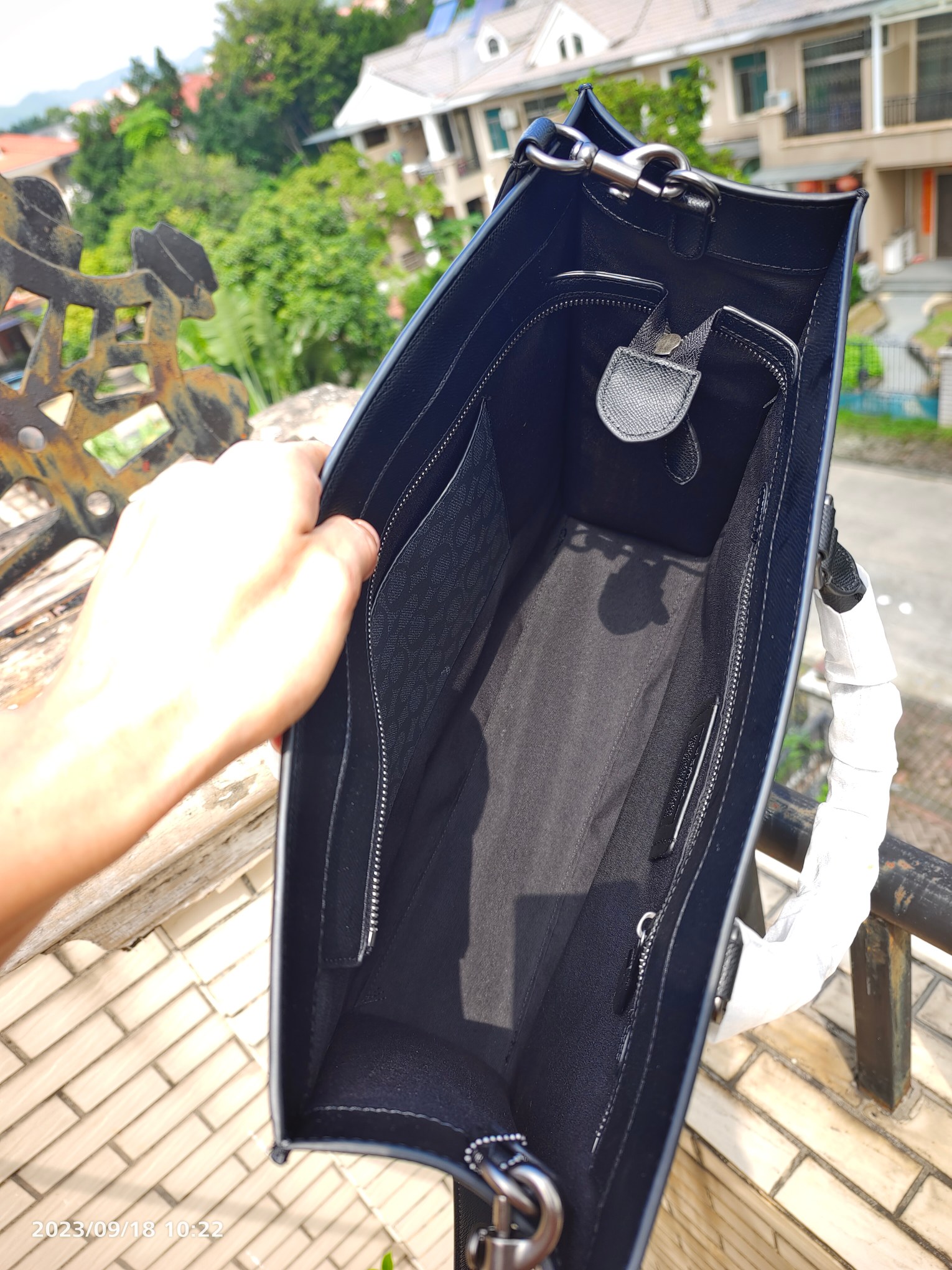 Coach Coach蔻驰cj844 男士黑色 标志40号托特包 手提包 标志40号托特包牛皮