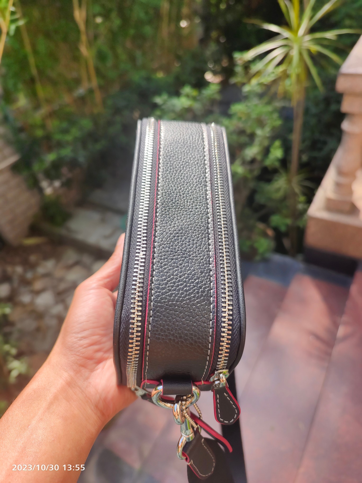 Coach COA*H/蔻家新款 九月新品CM116 Mint+Serf Signature我们在Mint+Serf设计的涂鸦底下叠加 Signature 印花 这个主题图案超酷