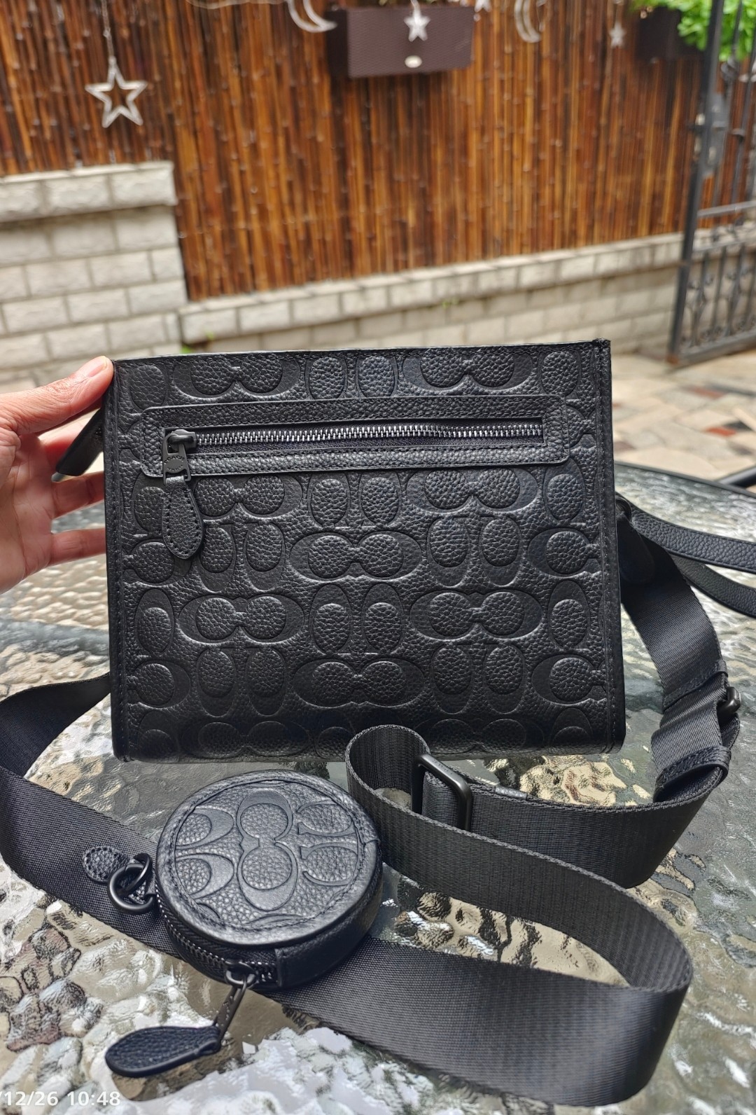 Coach CP445头层皮 2023 12月新款Coach 印花标志印花牛皮HITCH男手拿斜挎包