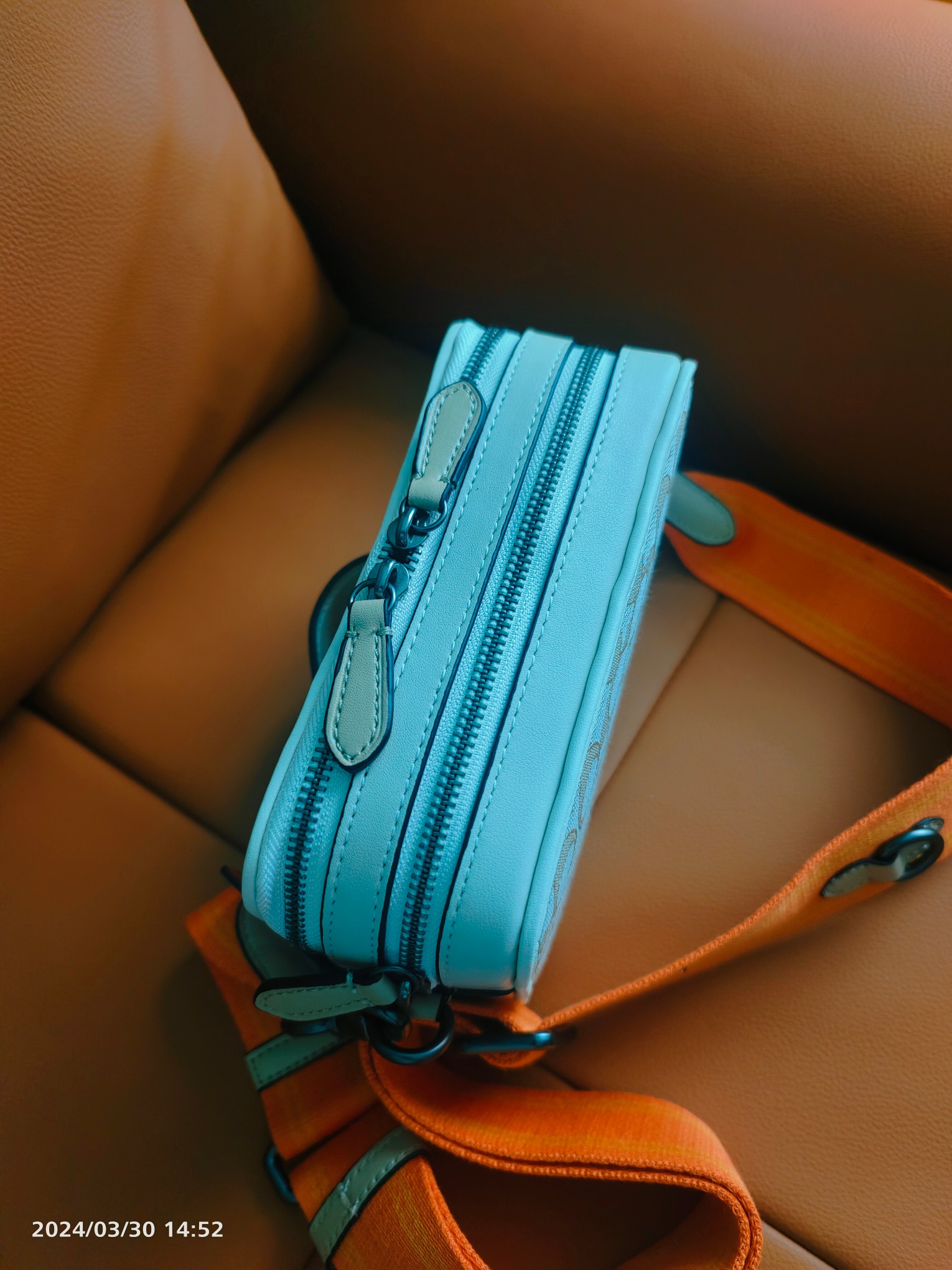 Coach C3780/Charter系列最新款男士斜跨包相机包3色 标志提花织物和牛皮革6个信用卡槽内置多功能袋
