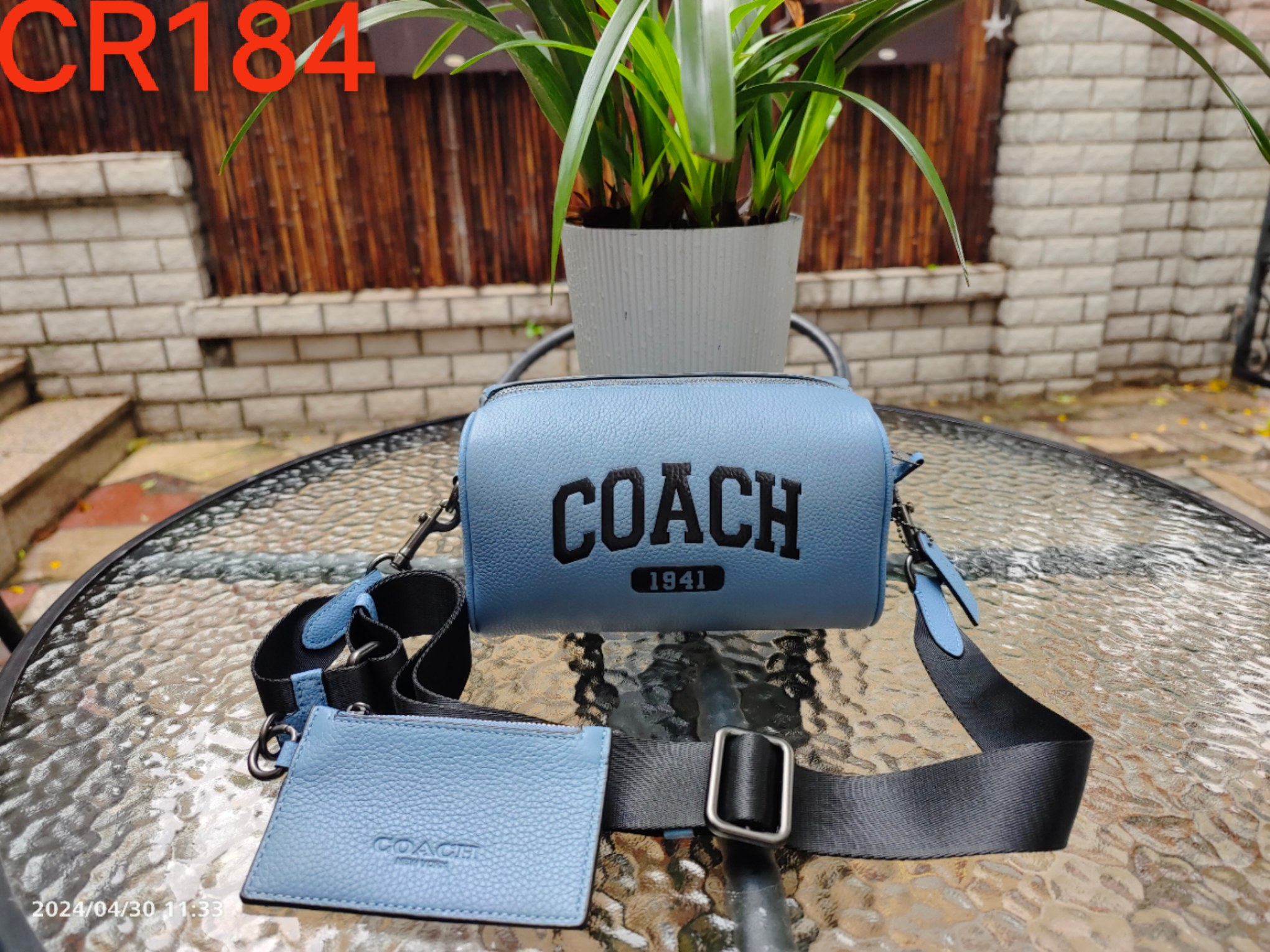 Coach C家CR184 纯头层牛皮 爱不释手的“二合一”学院风宝藏包既 又实用 轻松应对不同场合皮质柔软
