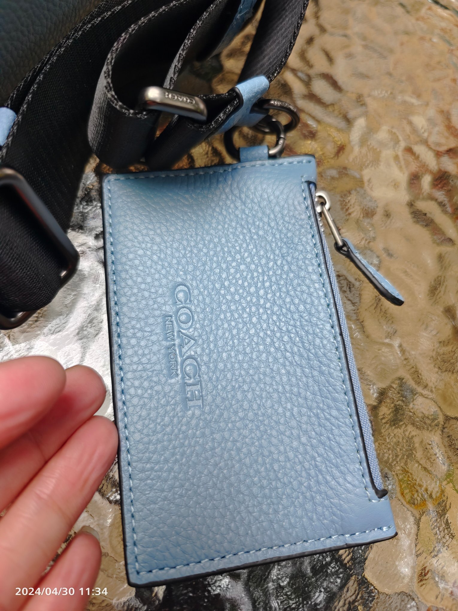 Coach C家CR184 纯头层牛皮 爱不释手的“二合一”学院风宝藏包既 又实用 轻松应对不同场合皮质柔软