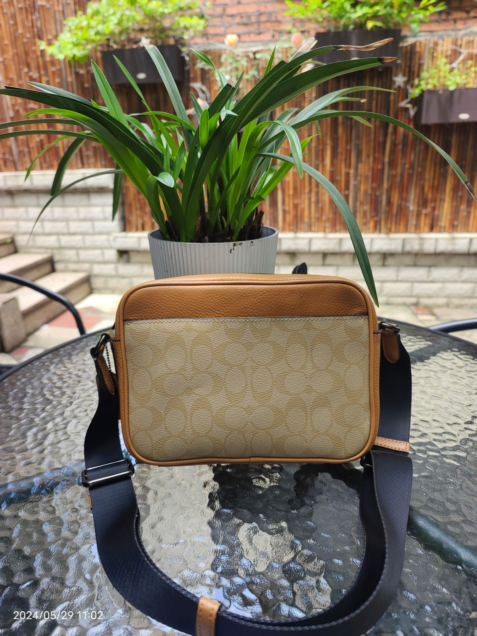 Coach CR339头层皮 Coach Hudson 系列 奶茶色配卡其 男士斜挎包 简洁包身