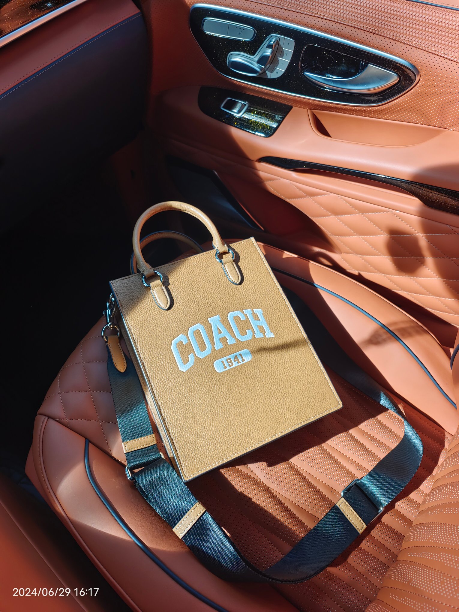 Coach CR312头层皮 级COACH/蔻驰奥莱 VARSITY元素DYLAN托特包通勤斜挎手提中号尺寸20