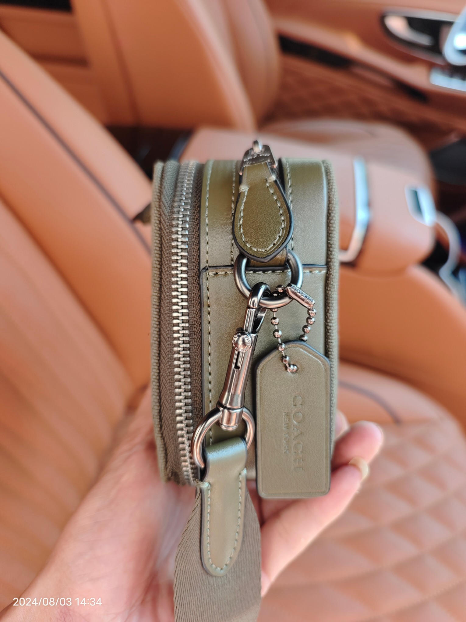 Coach CU206/Charter系列最新款男士斜跨包相机包军绿色 浅蓝色 标志提花织物和牛皮革6个信用卡槽内置多功能袋