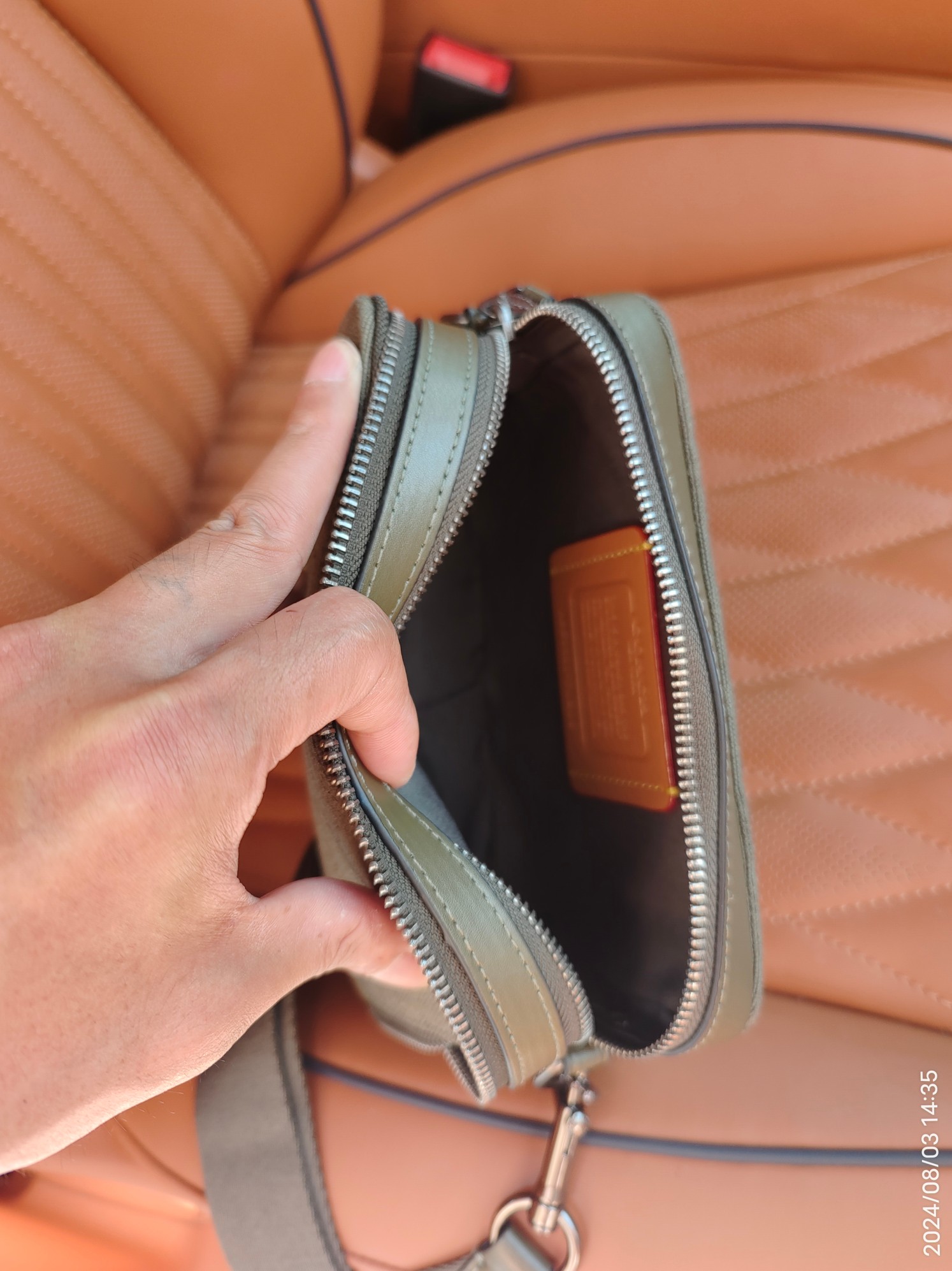 Coach CU206/Charter系列最新款男士斜跨包相机包军绿色 浅蓝色 标志提花织物和牛皮革6个信用卡槽内置多功能袋