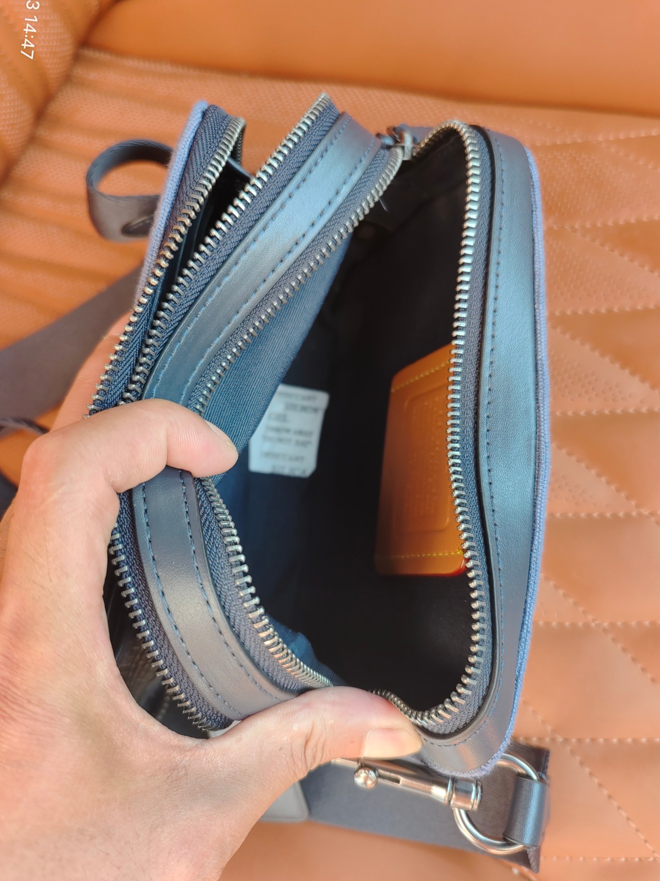 Coach CU206/Charter系列最新款男士斜跨包相机包军绿色 浅蓝色 标志提花织物和牛皮革6个信用卡槽内置多功能袋