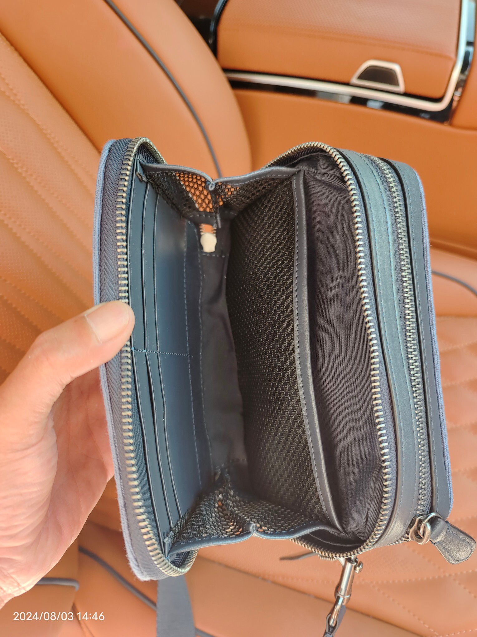 Coach CU206/Charter系列最新款男士斜跨包相机包军绿色 浅蓝色 标志提花织物和牛皮革6个信用卡槽内置多功能袋