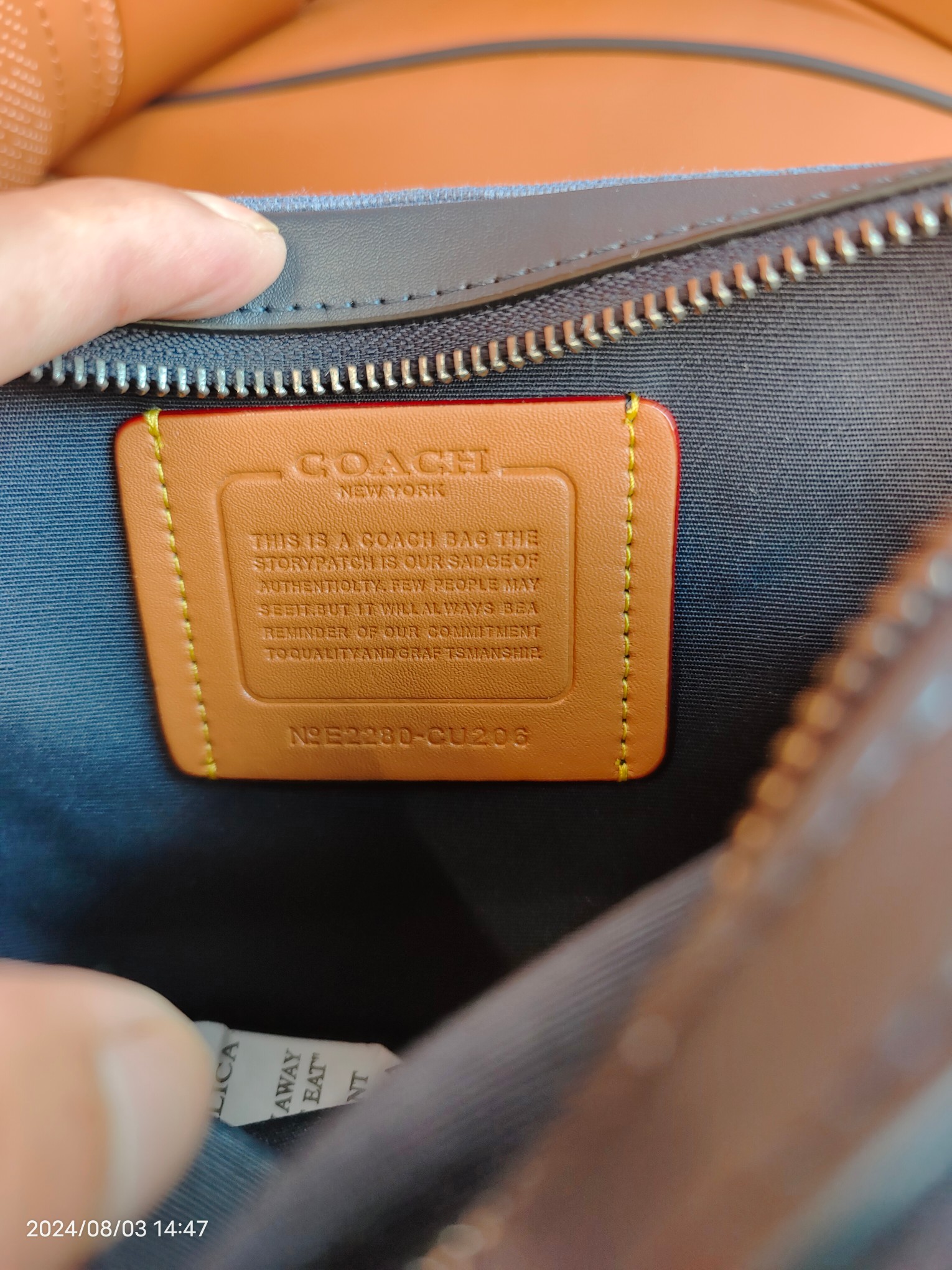 Coach CU206/Charter系列最新款男士斜跨包相机包军绿色 浅蓝色 标志提花织物和牛皮革6个信用卡槽内置多功能袋