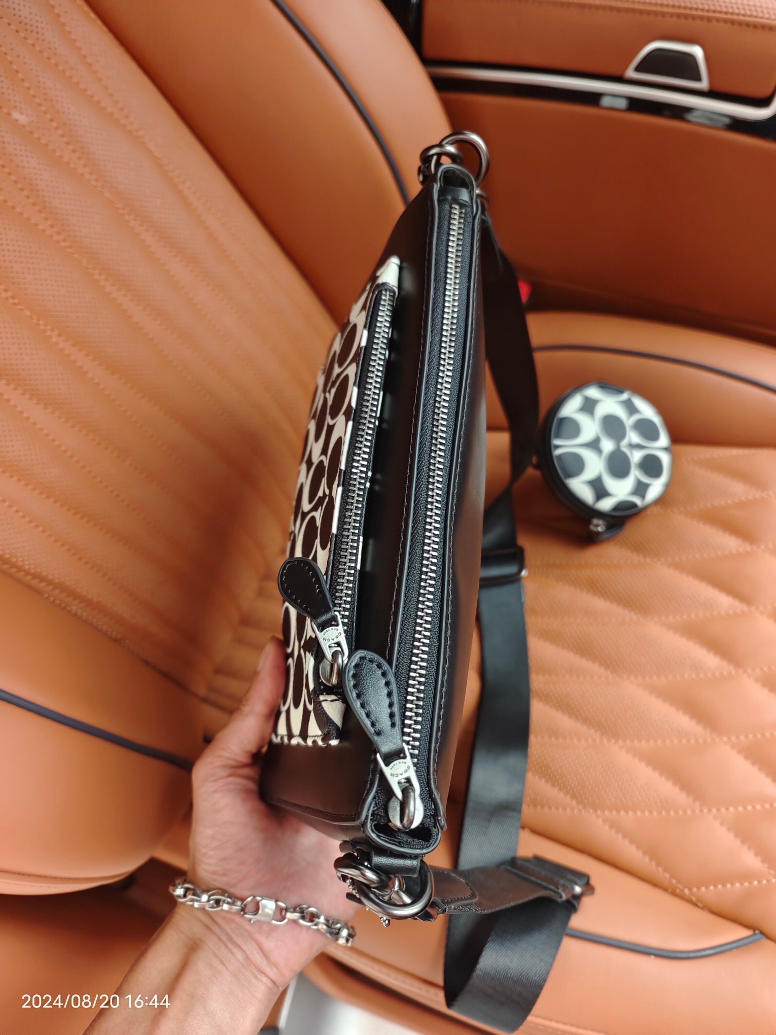 Coach CP192YYDS COACH二合一包包 谁背谁夸的一款二合一 斜挎包黑白色很百搭呢