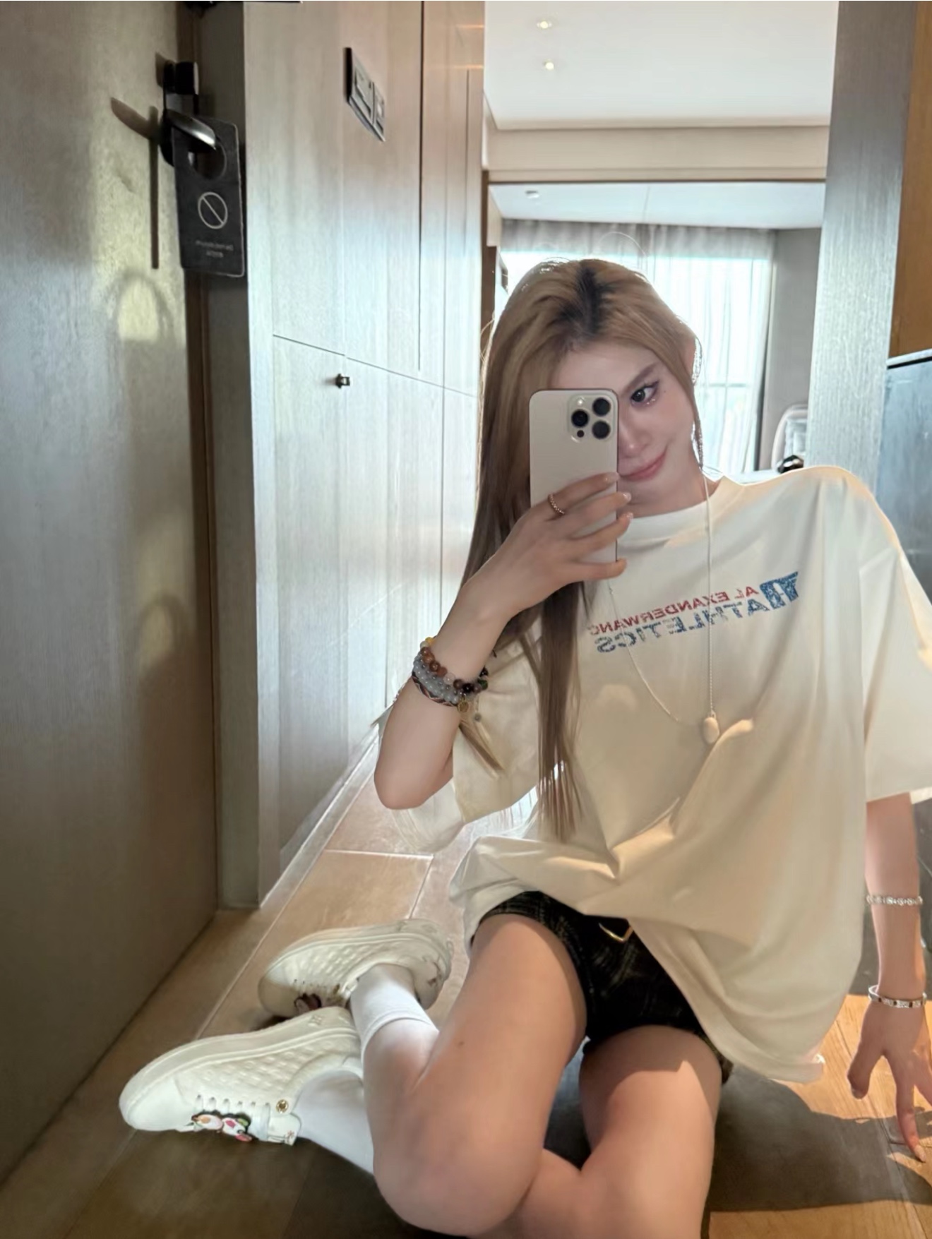 。AW大王 25SS模糊字母短袖 XS-L
面料采用230克双纱全棉面料 搭配十字拉架罗纹 根据原版开发