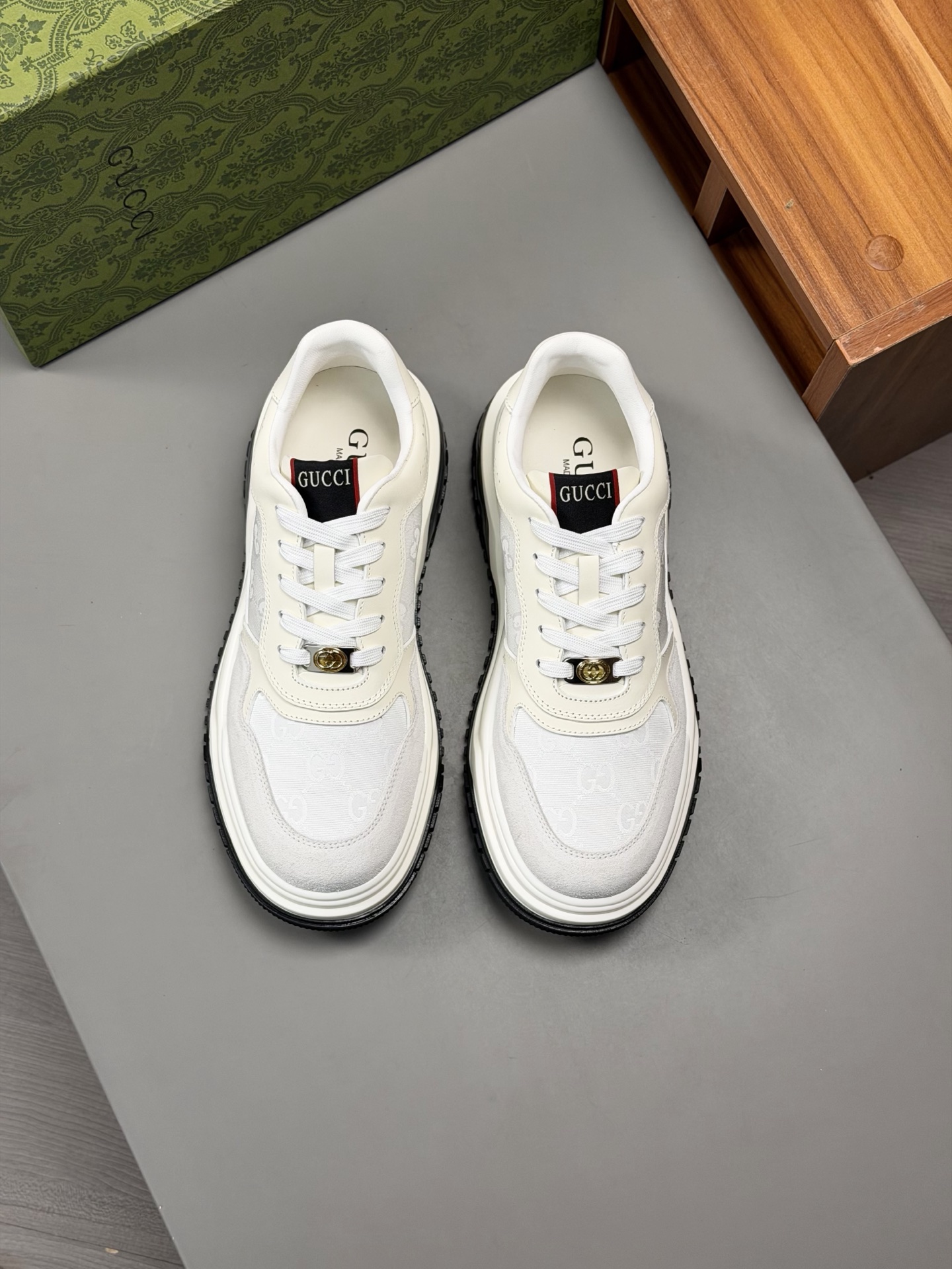 NO:783830,[Gucci] Gucci - High-end quality original casual sports shoes - Napa calfskin upper, air-pressured Napa calfskin brand totem, shoe body brand webbing, tongue sewn brand logo cloth label, heel screen-printed high frequency brand logo - Lining brand canvas, foot pad; water-dyed cowhide - Outsole ultra-light TPU foam · Rubber two-color molded outsole - Ultra-high quality control · Fine workmanship highlighted (high-end · luxury · grade) -Size  38-44 (45, can be customized),,gucci,gucci,sneakers,cowhide19860909【Gucci】古驰  -高端品质 原单·休闲运动鞋 -鞋面纳帕小牛皮、纳帕小牛皮空压品牌图腾、鞋身品牌织带、鞋舌车缝品牌logo布标、后跟丝印高周波品牌logo -内里品牌帆布,垫脚；水染牛皮 -大底超轻TPU发泡·橡胶双色成型大底 -超高品控·做工精细凸显(高端·贵气·档次) -Size 38-44（45,可订做),,gucci,gucci,sneakers,cowhide,Men's shoes