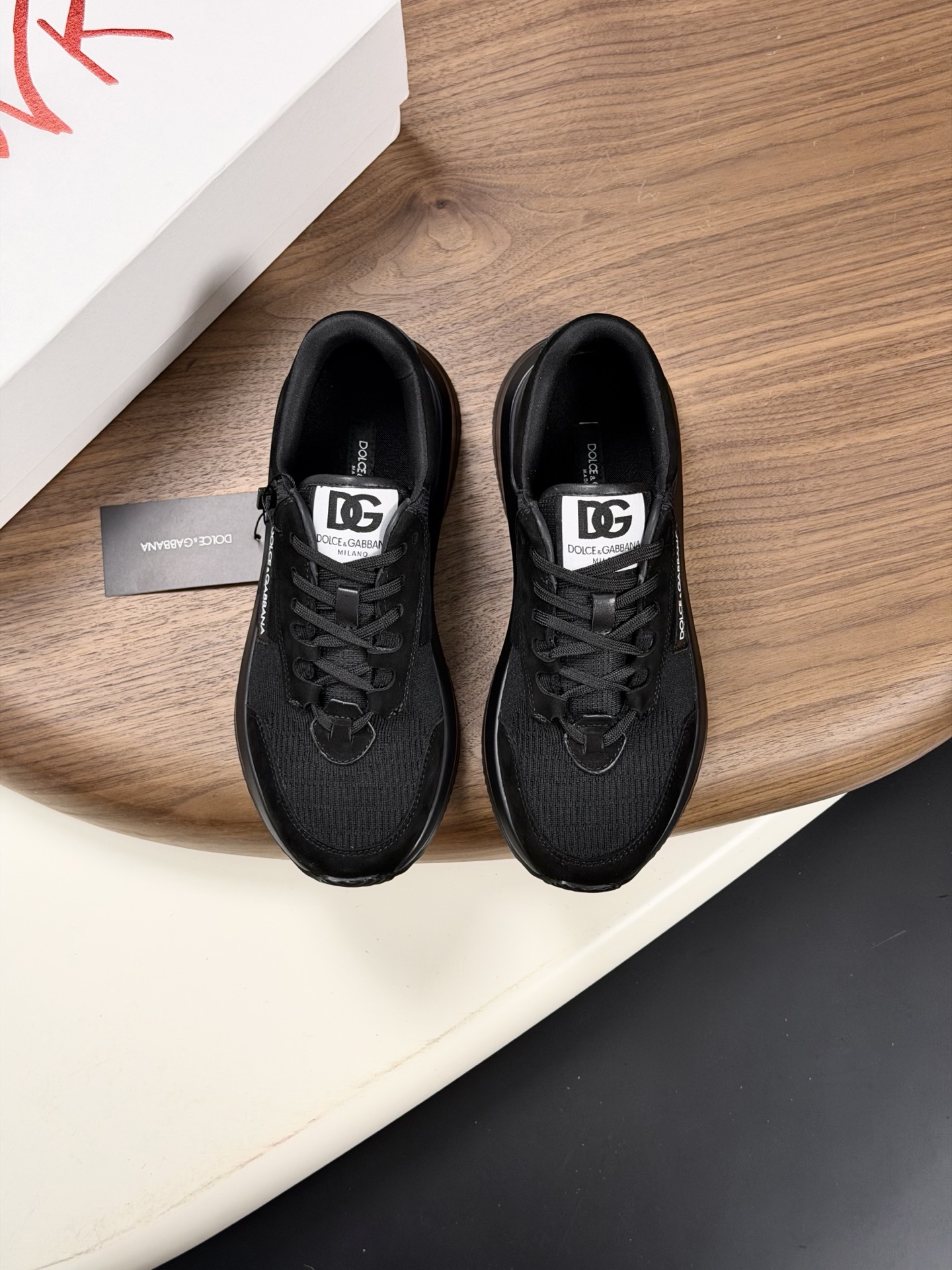 NO:853694,New product Dolce&Gabbana DG high-end men's sports and casual shoes. Original items from top counters. Original imported fly woven, multiple material splicing design, imported cowhide lining, cowhide foot pads, original TPR elastic outsole. Size39-44 (customized for 38, 45),,Dolce&Gabbana,cowhide19860909新品Dolce&GabbanaDG高端男士运动休闲鞋.顶级专柜原单货. 原版进口飞织 多种材质拼接设计进口牛皮内里 牛皮垫脚原版TPR弹力大底. Size39-44（38、45定制）,,Dolce&Gabbana,cowhide,Men's shoes