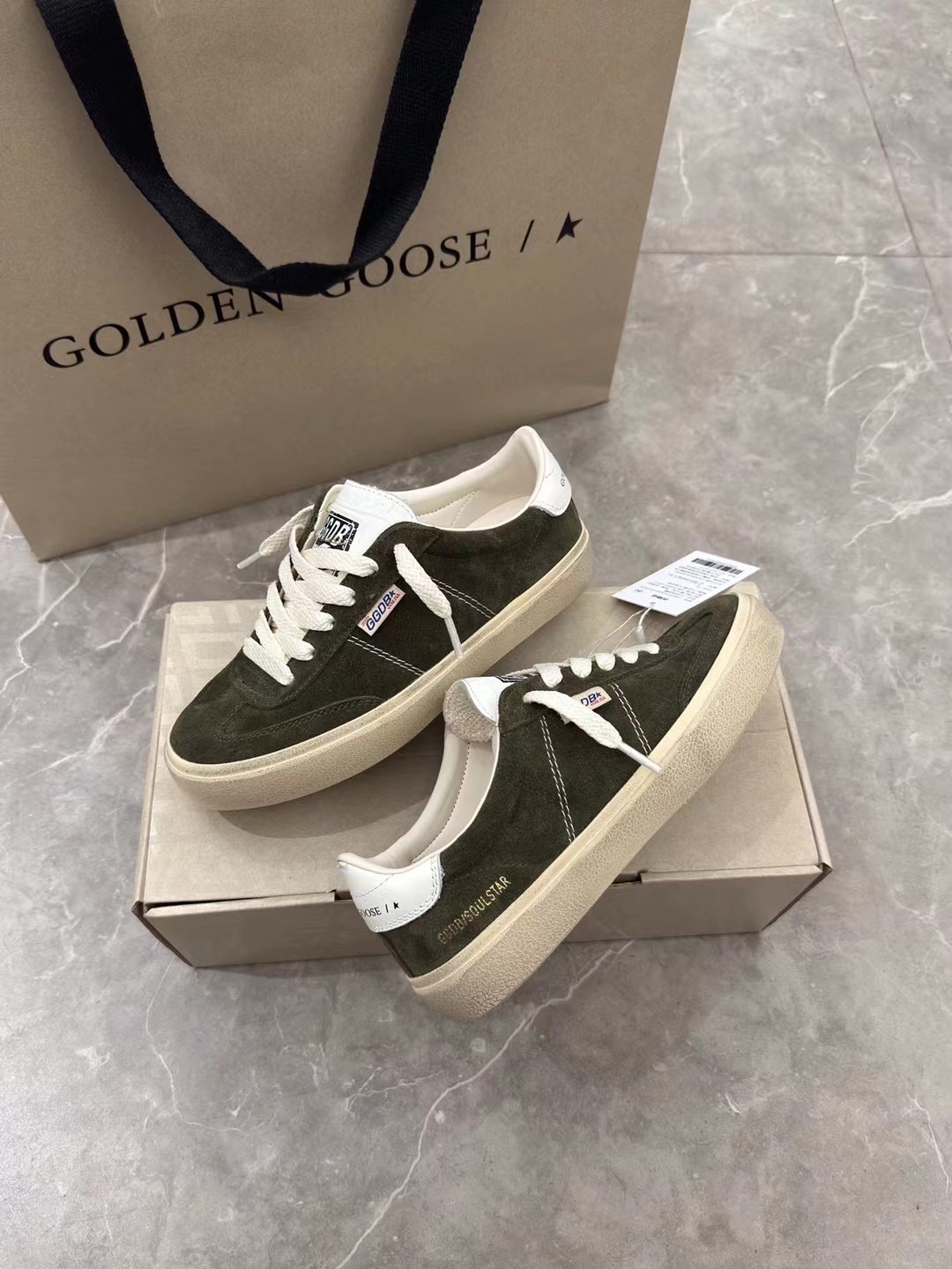 Green Couple’s High-Form Groceries: New, Stylish Oxen Skin Shoes Collection - 图片 5