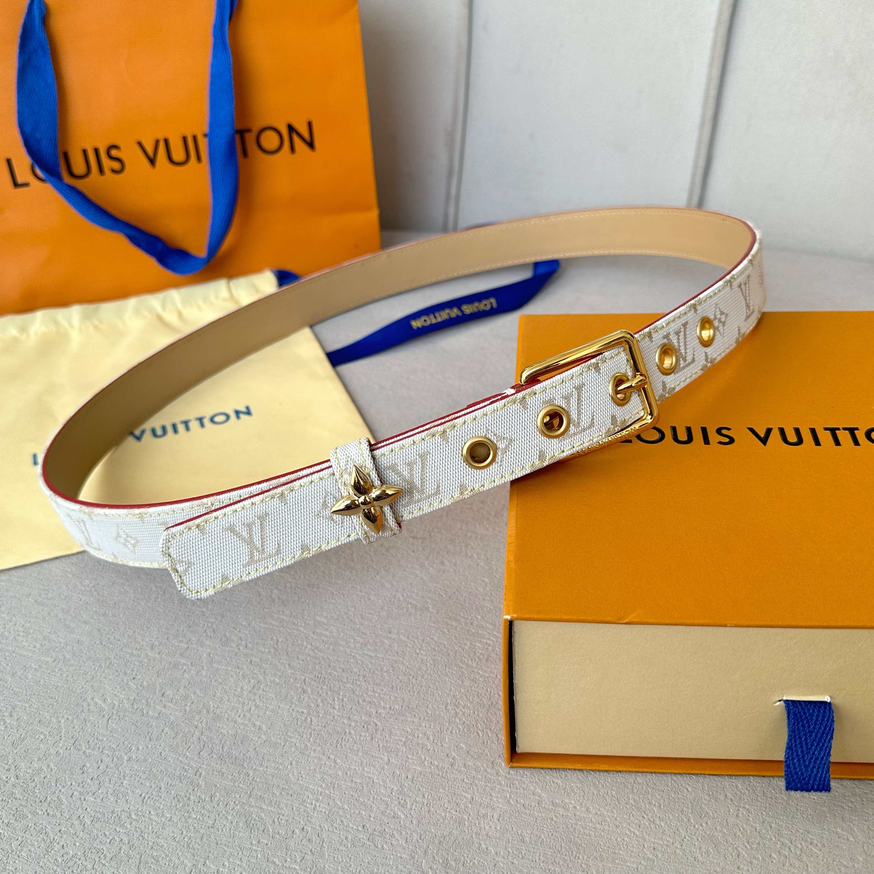 L0UISVUITT0N 今季新品 驴家女士原單腰帶 寬度25毫米 定制牛仔布面搭配裸色小牛皮底