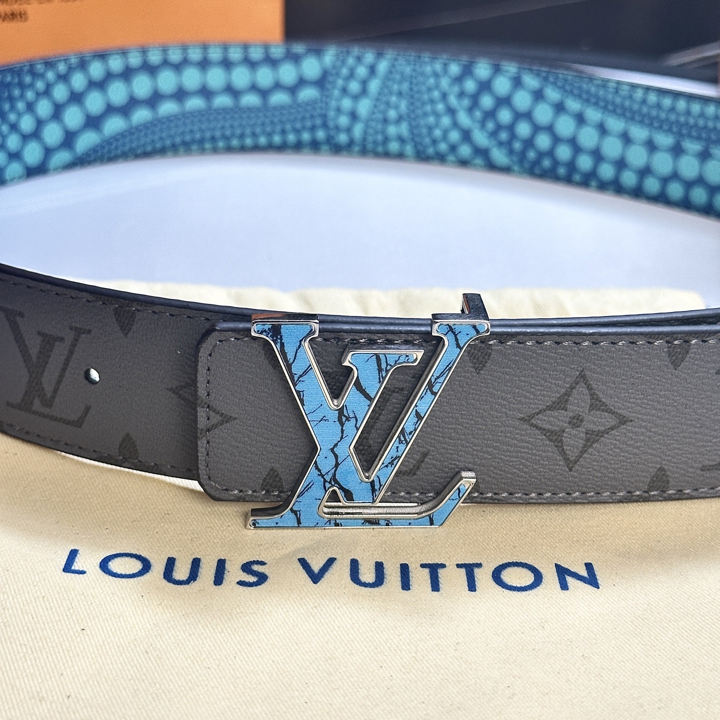L0UIS VUITT0N 專櫃最新升級版本 寬度40毫米 全新訂製帆布灰色花搭配絲印藍色花紋帆布底