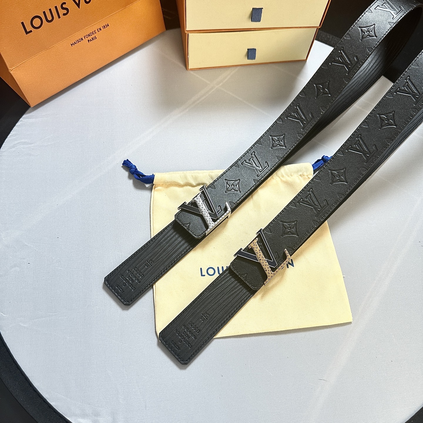 L0UIS VUITT0N 專櫃最新升級版本 寬度40毫米 全新訂製雙面進口小牛皮