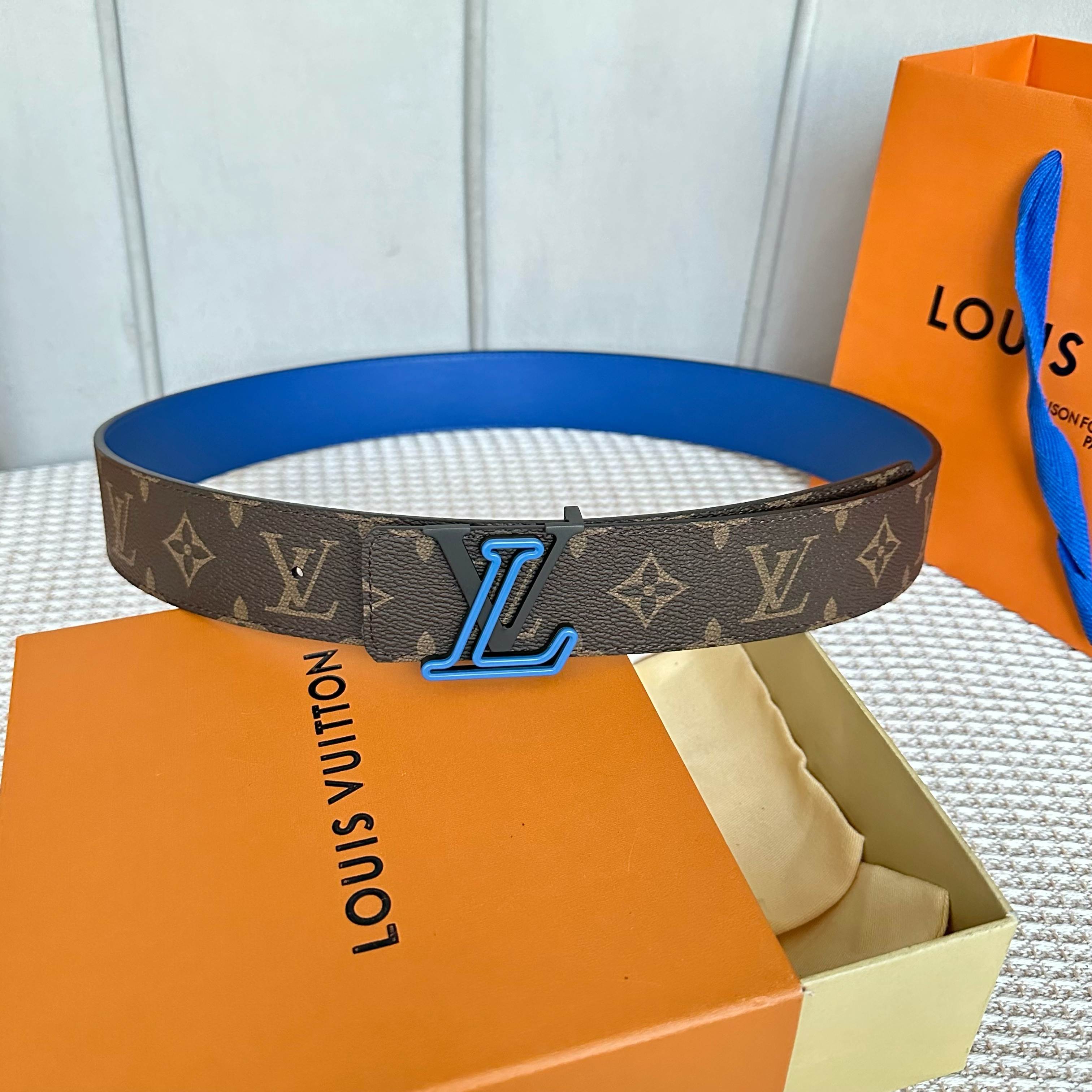 L0UIS VUITT0N專櫃最新升級版本 寬度40毫米 全新訂製帆布搭配最新進口原廠皮蓝色底