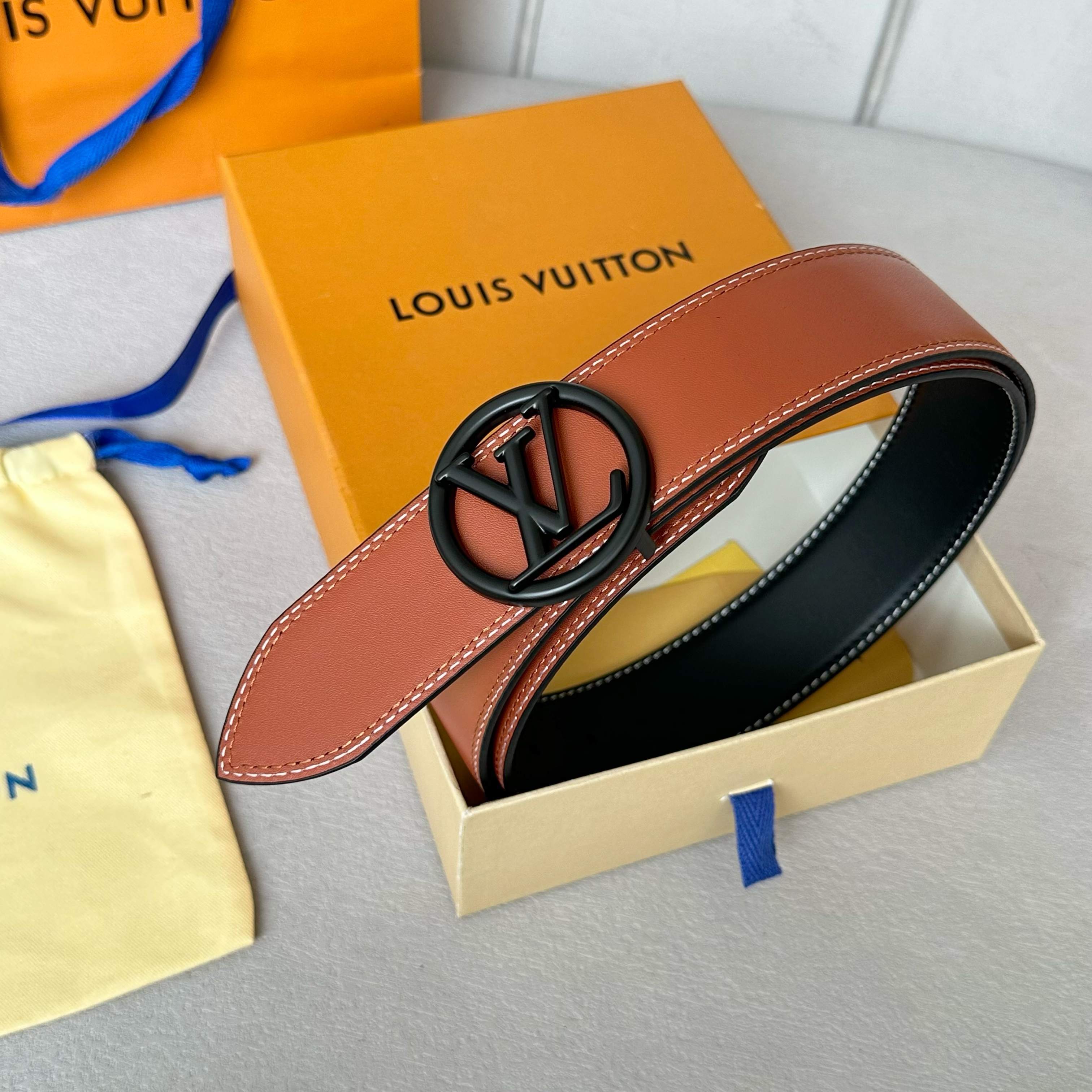 🌸L0UIS VUITT0N 今季新品 男士原單腰帶 寬度40毫米 雙面頭層小牛皮車雙線工藝 搭配經典鋼