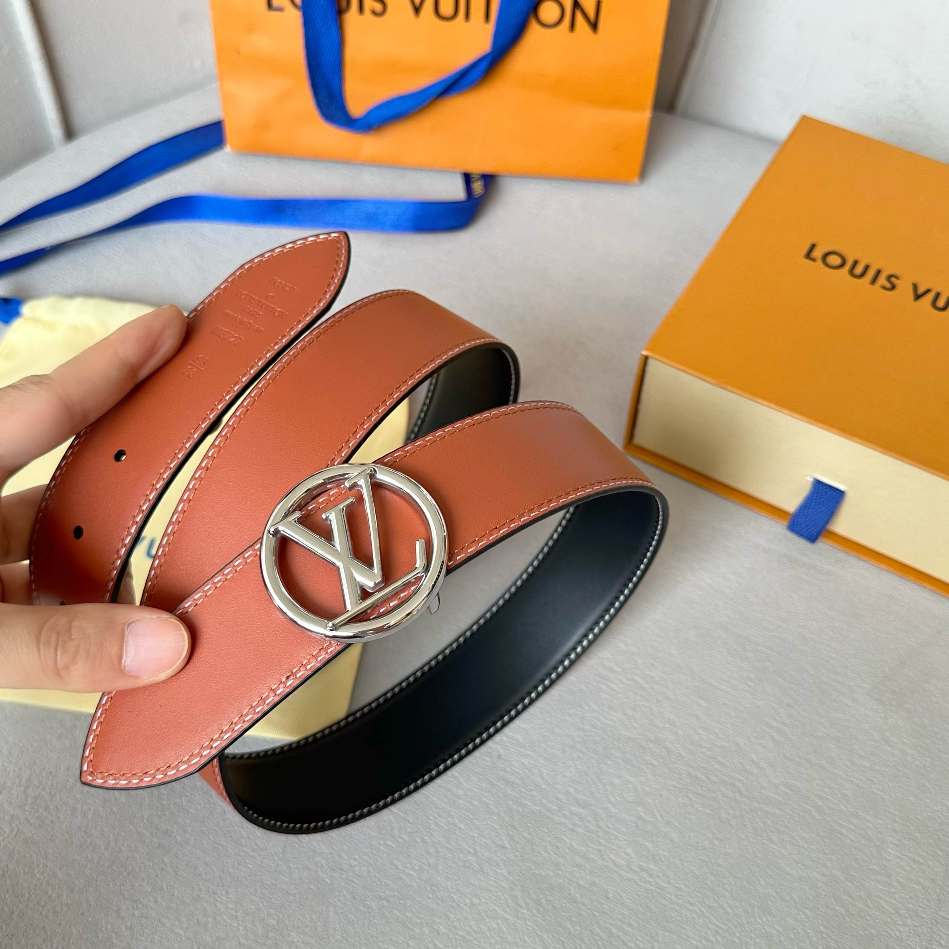 🌸L0UIS VUITT0N 今季新品 男士原單腰帶 寬度40毫米 雙面頭層小牛皮車雙線工藝 搭配經典鋼